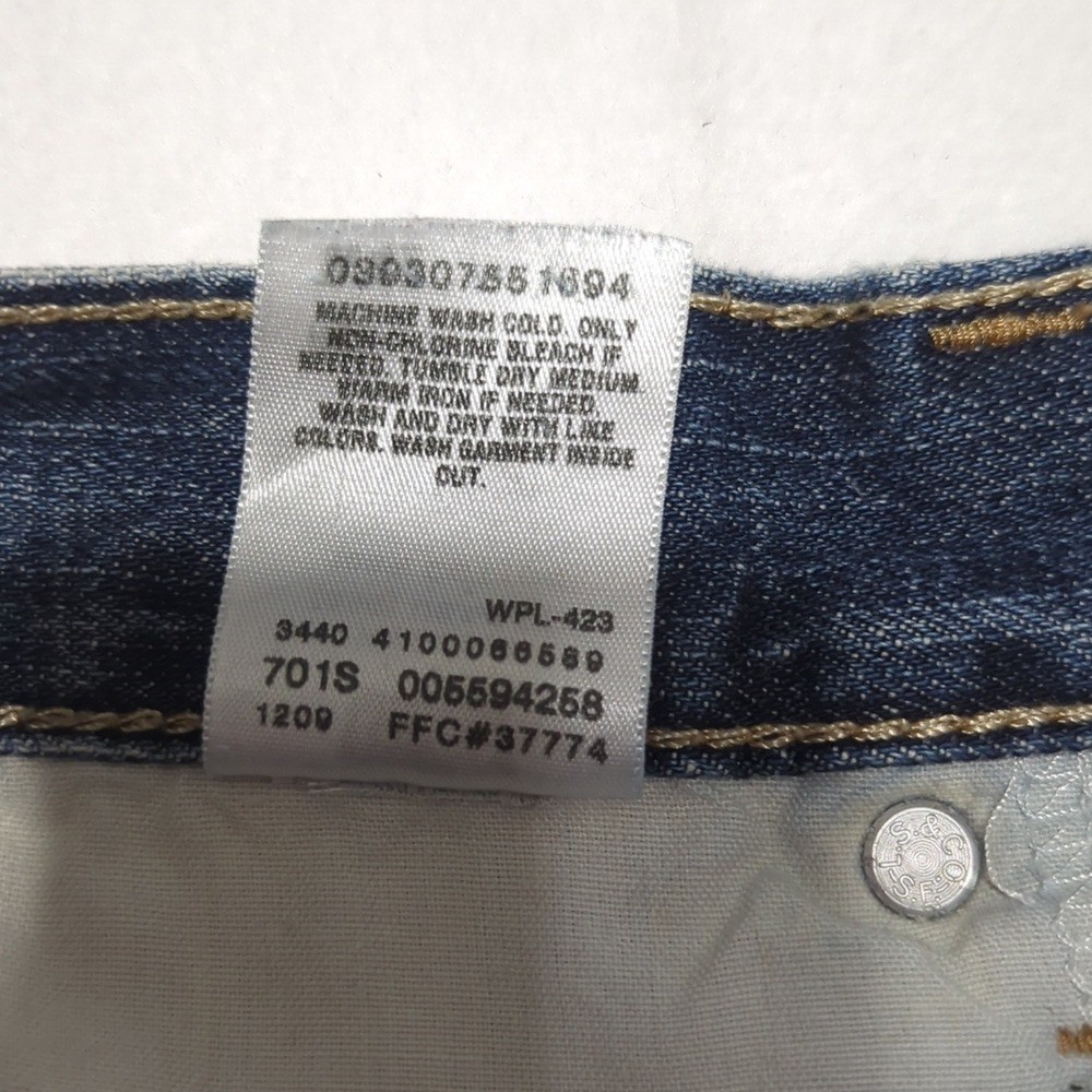 Y2K Levi’s 559 Relaxed Straight Leg Medium Wash Mens Jeans Size 42