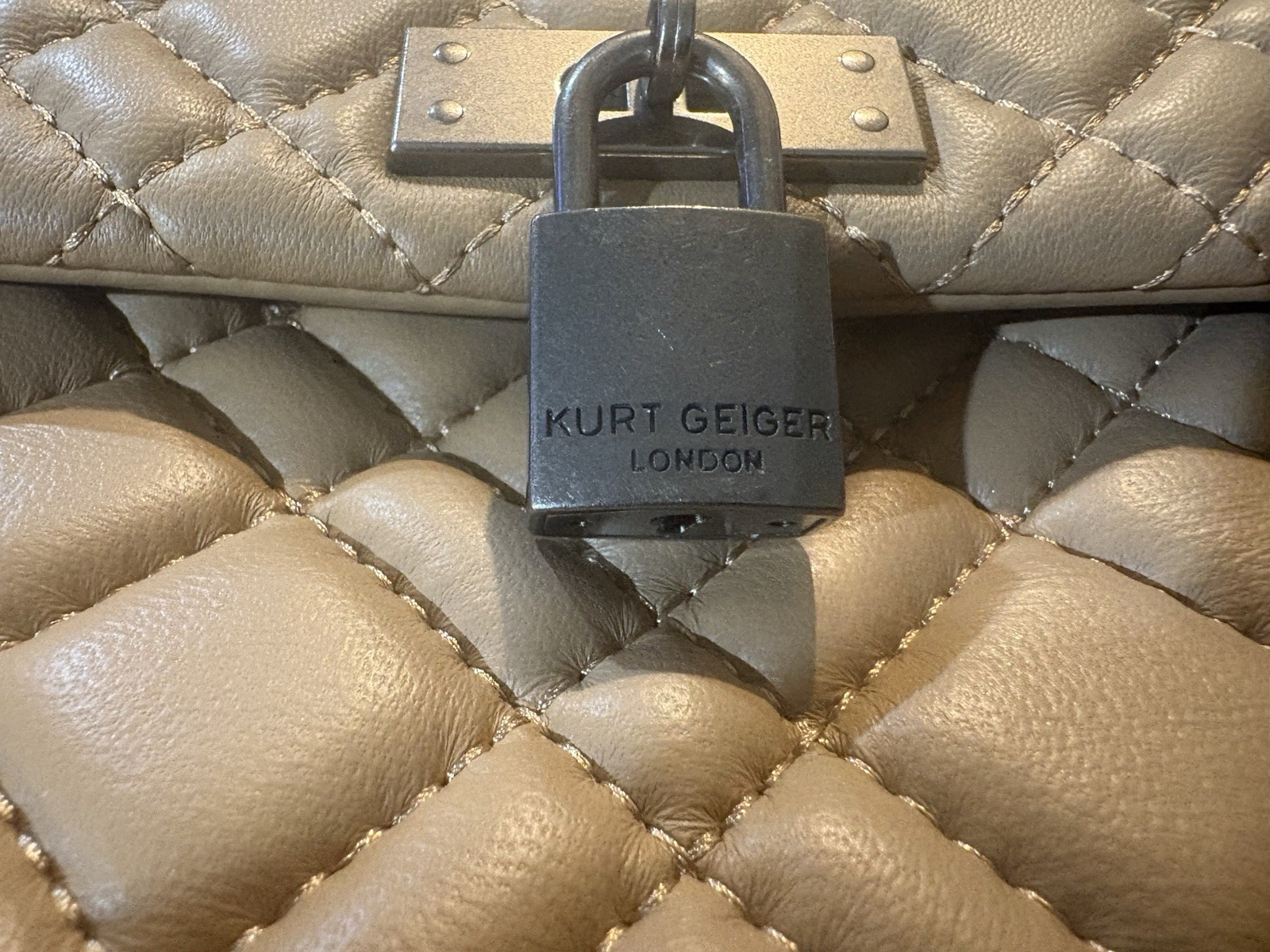 Kurt Geiger Brixton Lock Shoulder Bag In taupe/beige In Excellent Condition.
