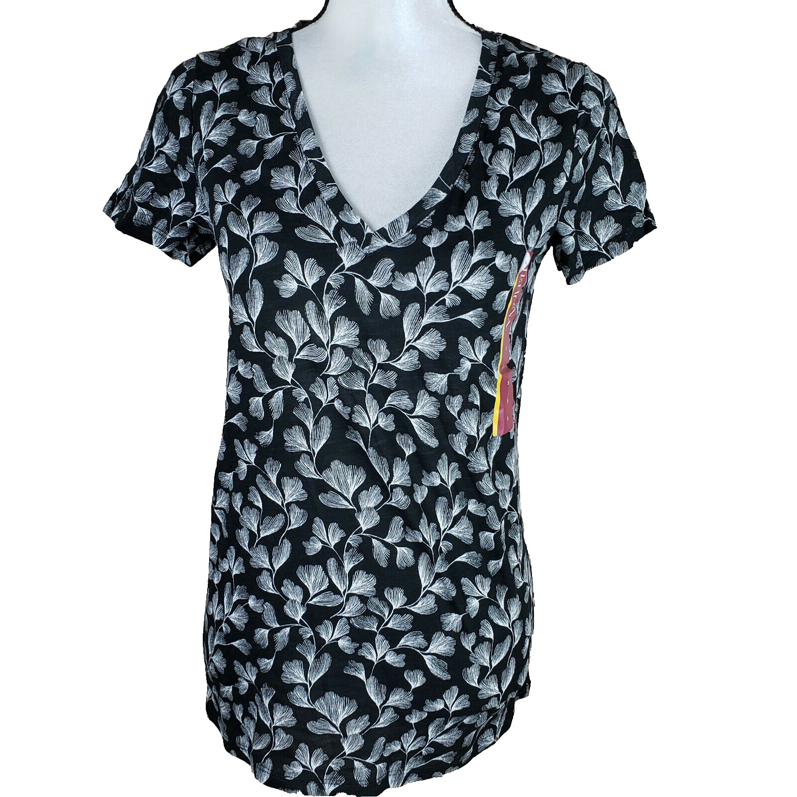 MERONA NWT SS Tee T-Shirt Flower or leaf Print Black White Size L