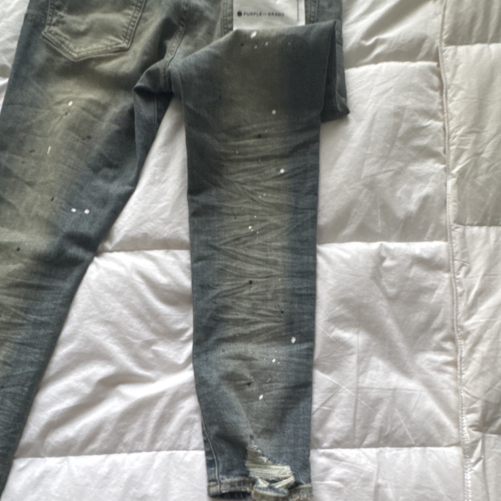 Purple Brand Men’s Gray Distressed Slim Skinny Denim Jeans w/ 5-Pocket Design