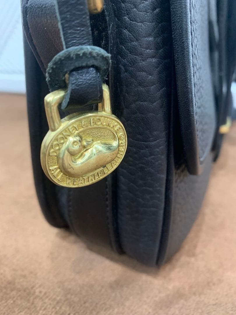 Dooney & Bourke Black Leather Shoulder Bag Unisex 7.5×11.4×3.1in Used