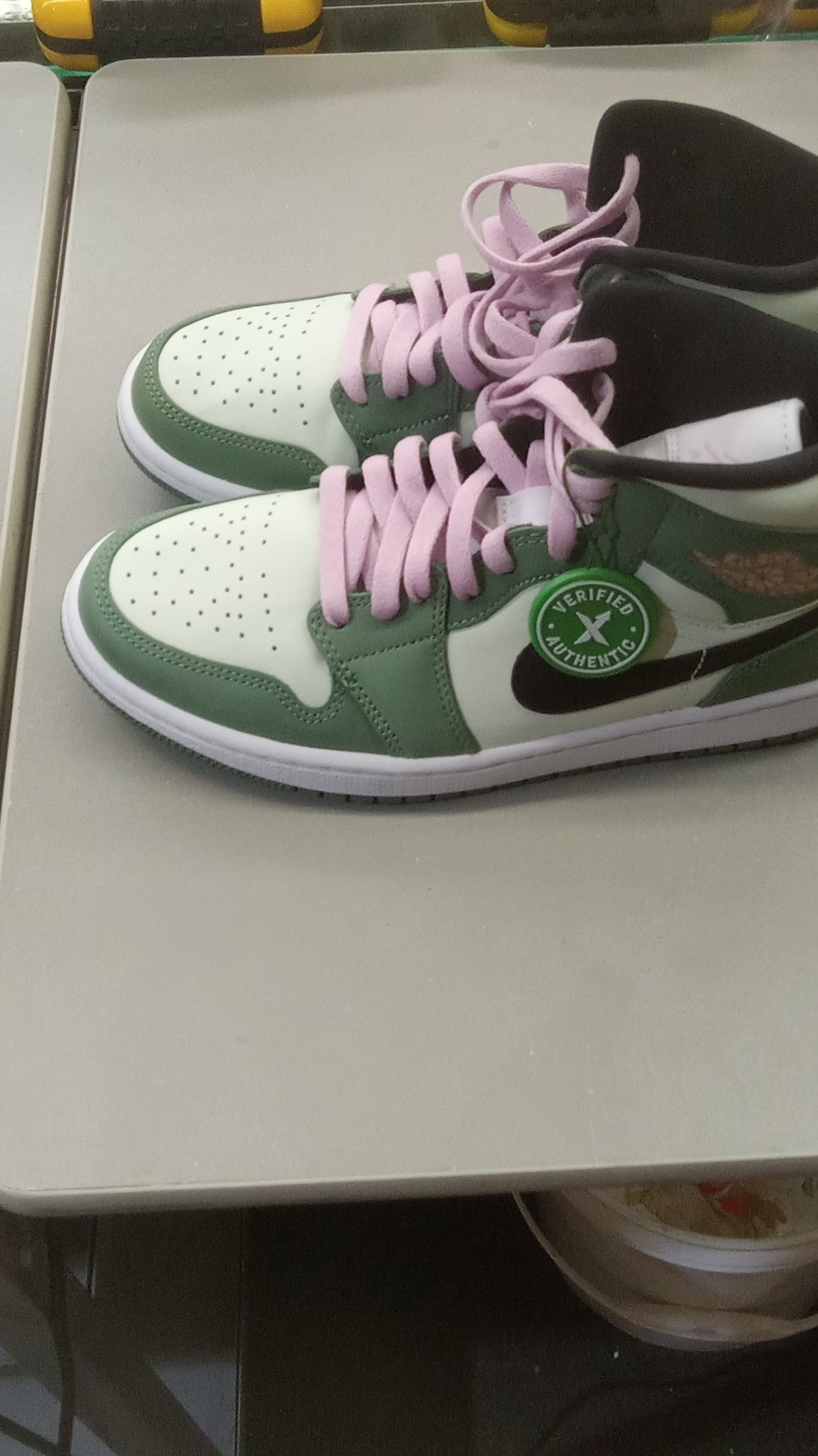 Nike Top Sneakers Green White Pink Black Athletic Basketball CZ0774-300 Size 8.5