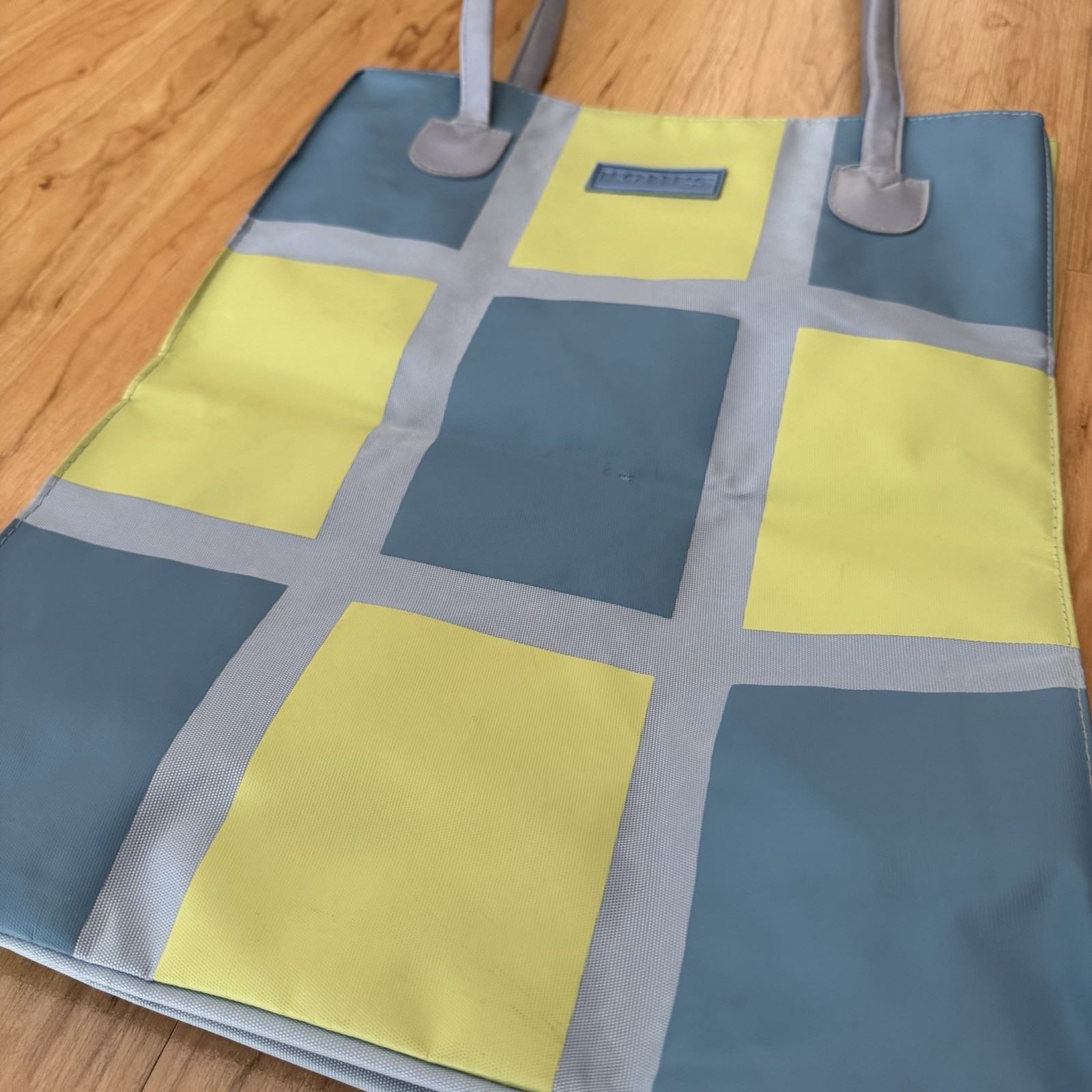 KOHLS BLUE GREEN TOTE SHOPPING CARRYING BEACH BAG 17×13” RUBBER LINED ZIPPER NEW
