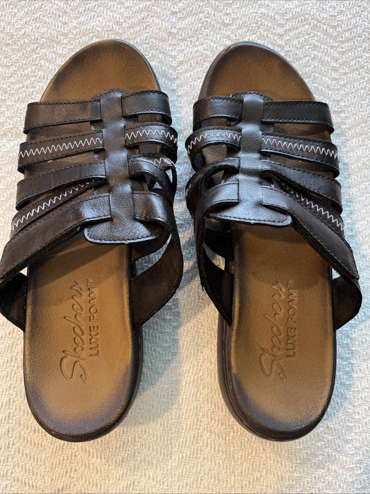 SKECHERS Women’s Luxe Foam Slip-On/Slide, Wedge Sandals, Brown, Size 7