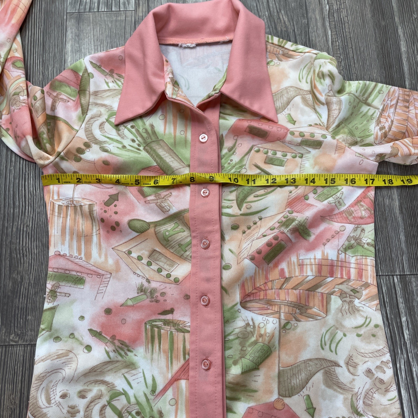 Vtg Novelty Print Polyester Blouse Retro Mod Women’s S Pink Green