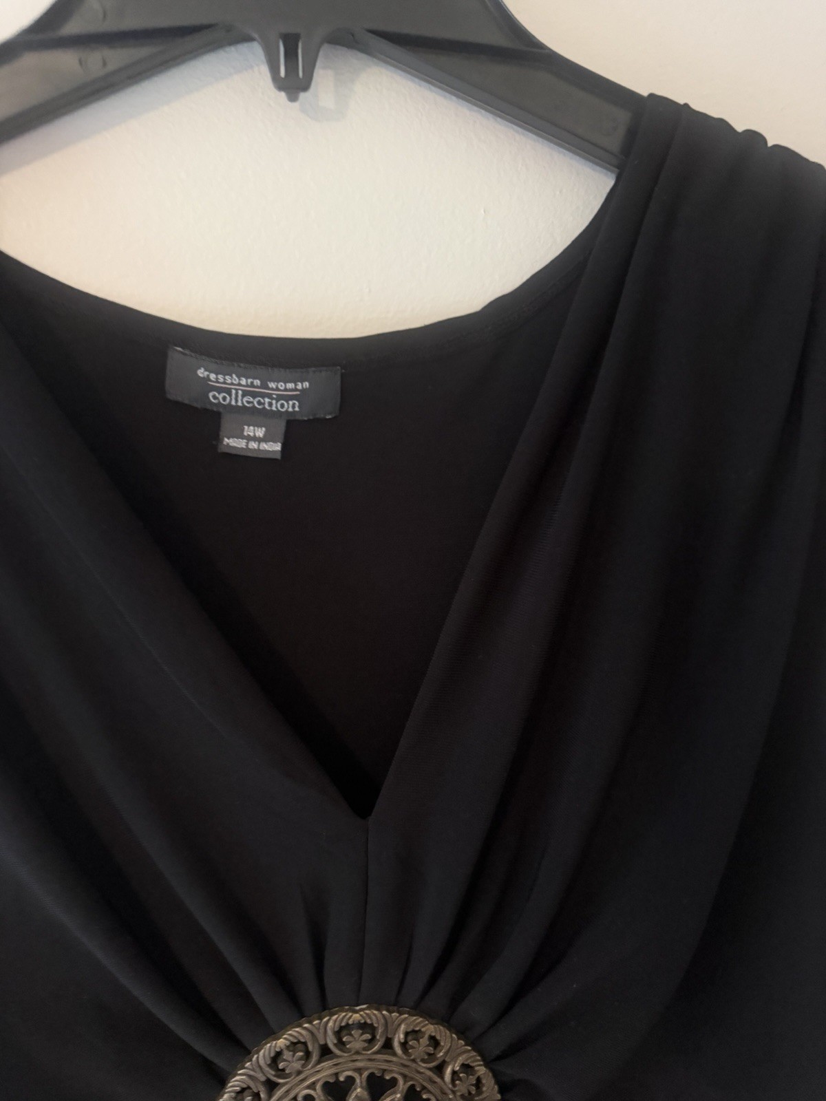 Dressbarn Black Sleeveless V Neck Midis Dress With Gold Waist Medallion Size 14W