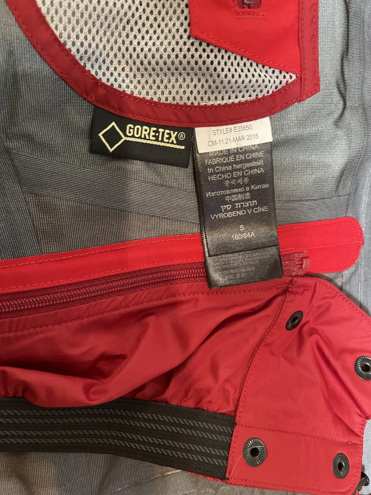 Women’s Marmot Gore Tex Rainjacket – Red – Small