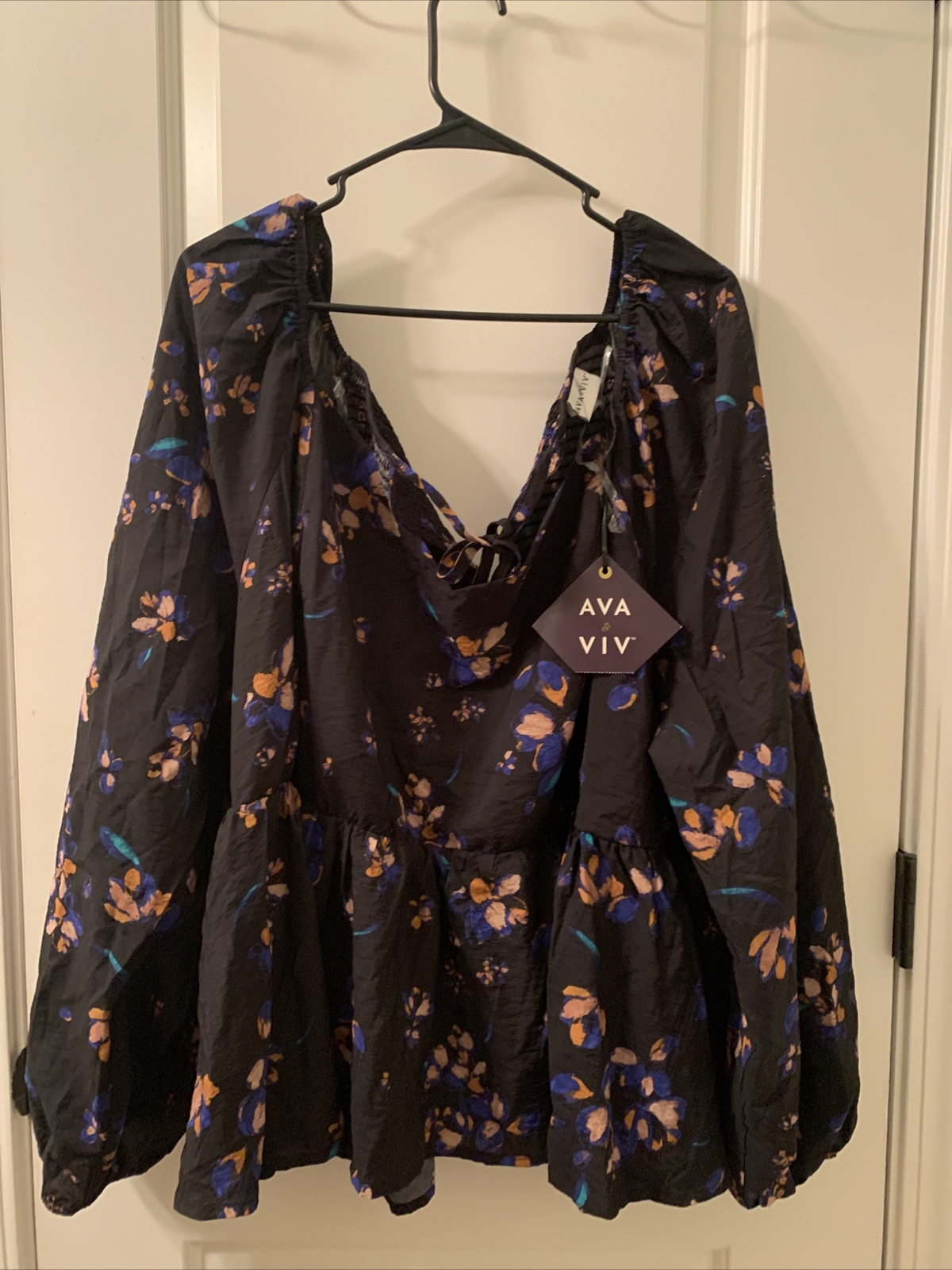 AVA & VIV Women’s Size 4X Black Floral Long Sleeve Smocked-Back Blouse Top