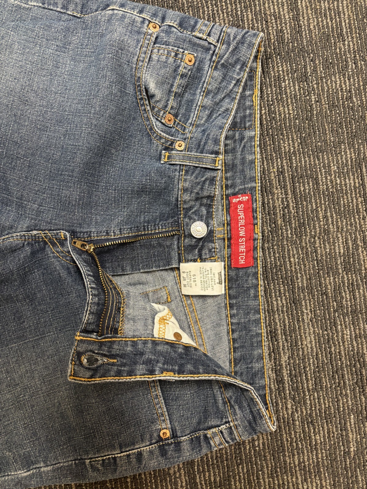 Levi’s Super Stretch 518 | Superlow Boot Cut | Size 9 JR M