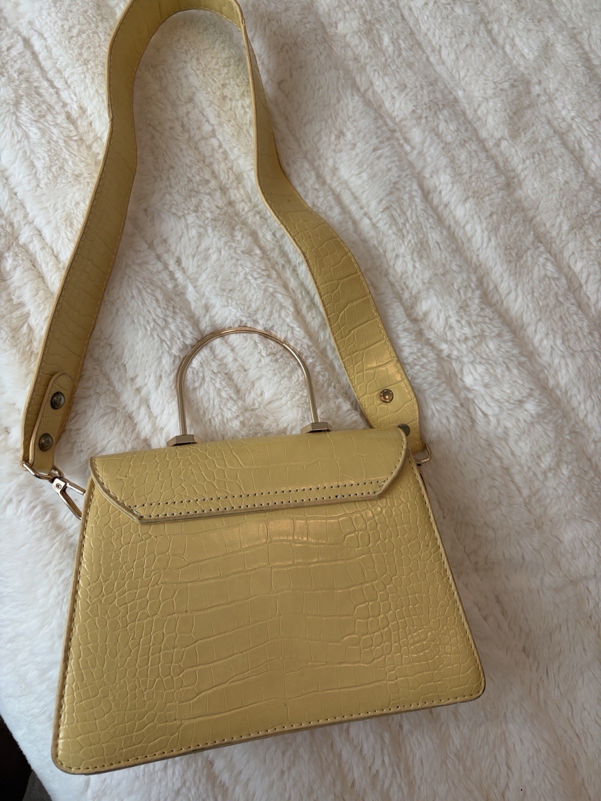 Women’s Yellow Crocodile Embossed Small Satchel Top Handle Turn Lock, Strap