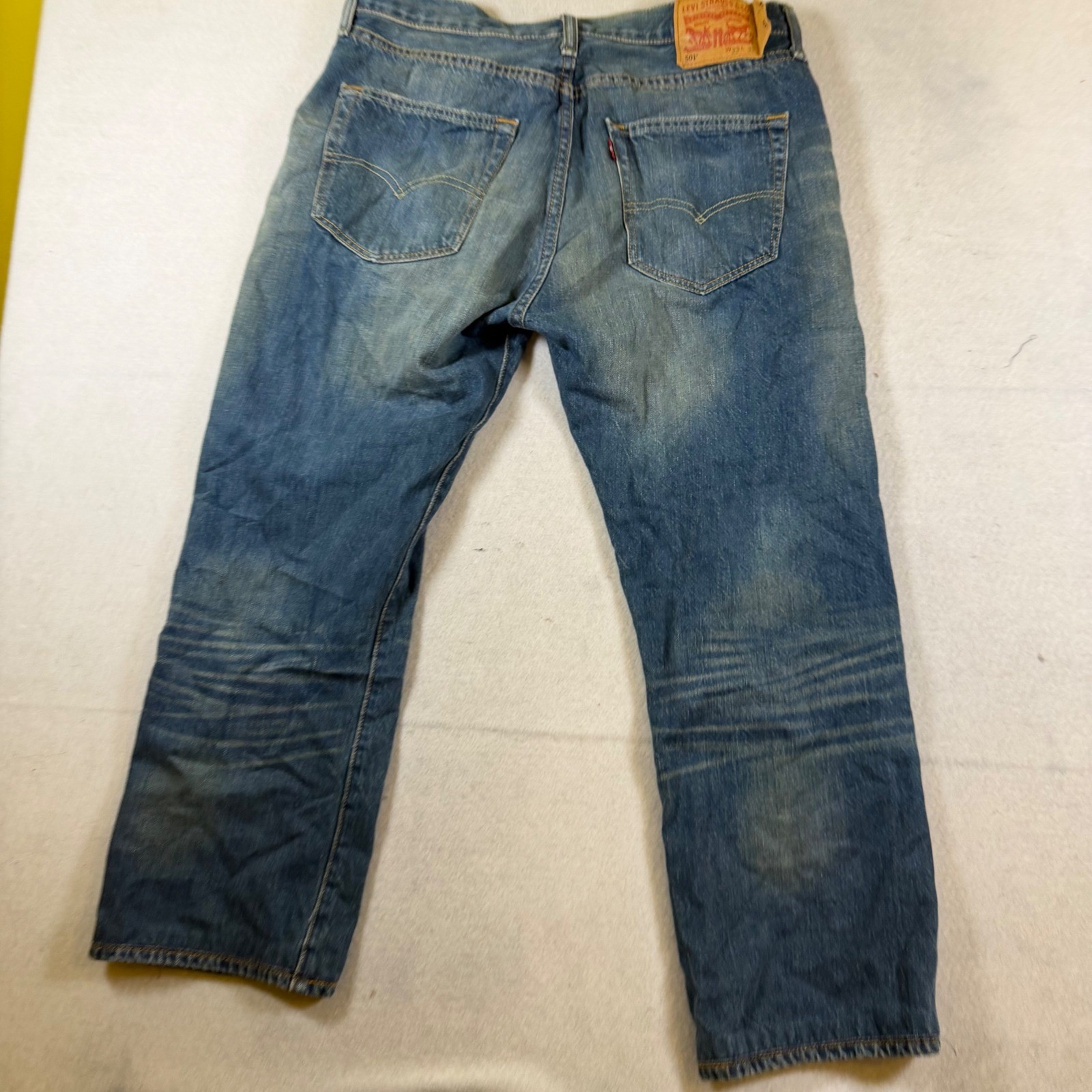 Levis 501 Original Fit Jeans Mens 33 Medium Wash Blue Button Fly Straight Leg