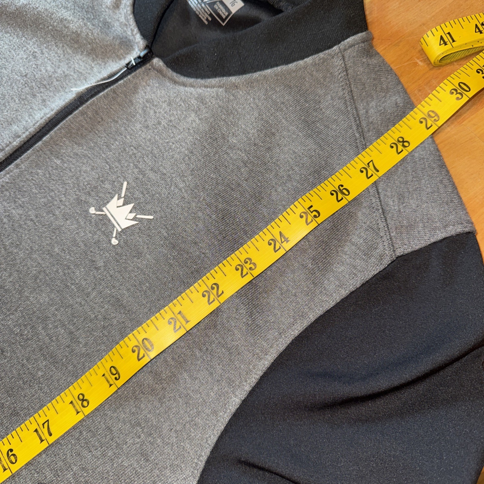 Levelwear 1/2 Zip Pullover Top Size XL Gray w/Black Sleeves & Collar