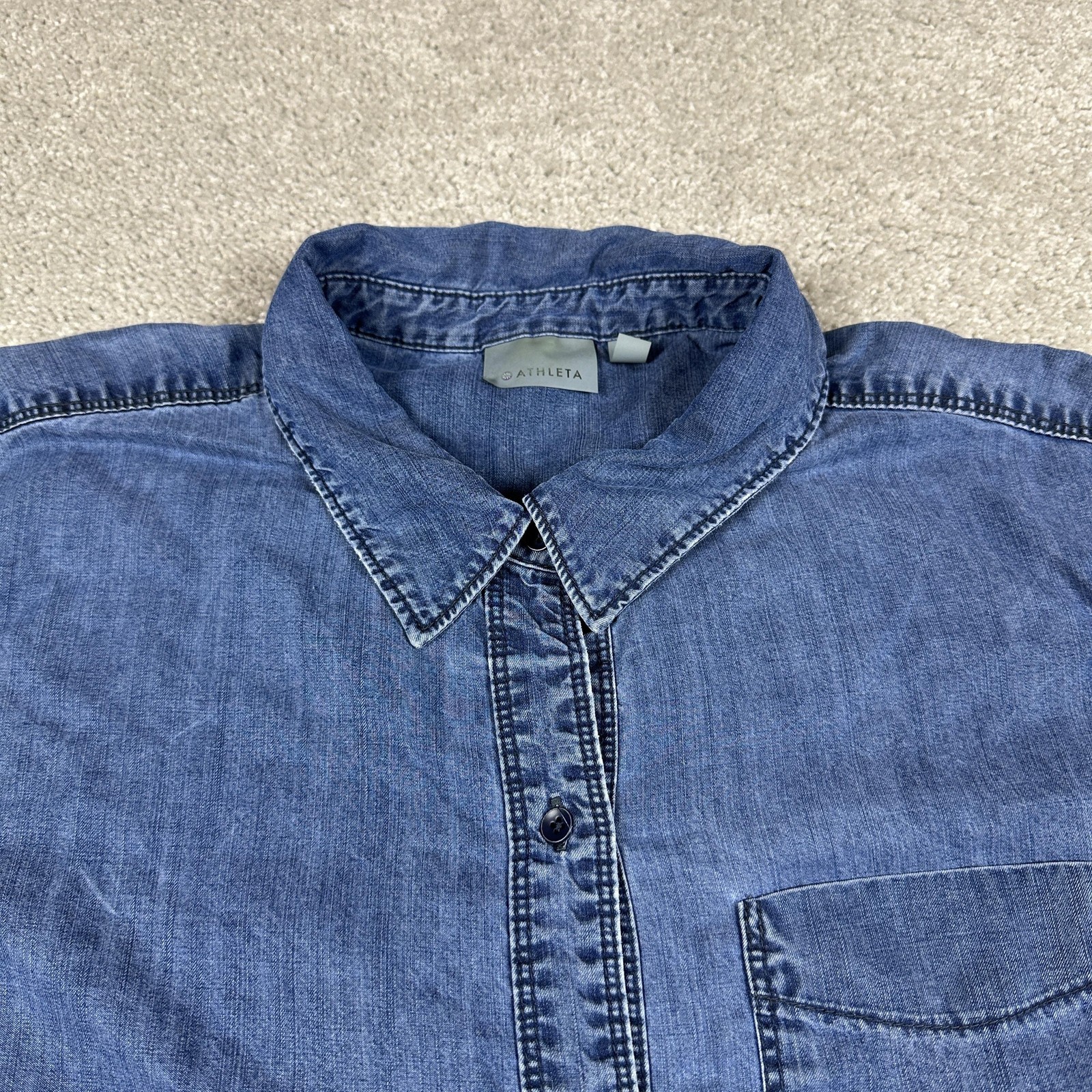 Athleta Shirt Womens Large Blue Tencel Chambray Tunic Button Up Long Sleeve Top