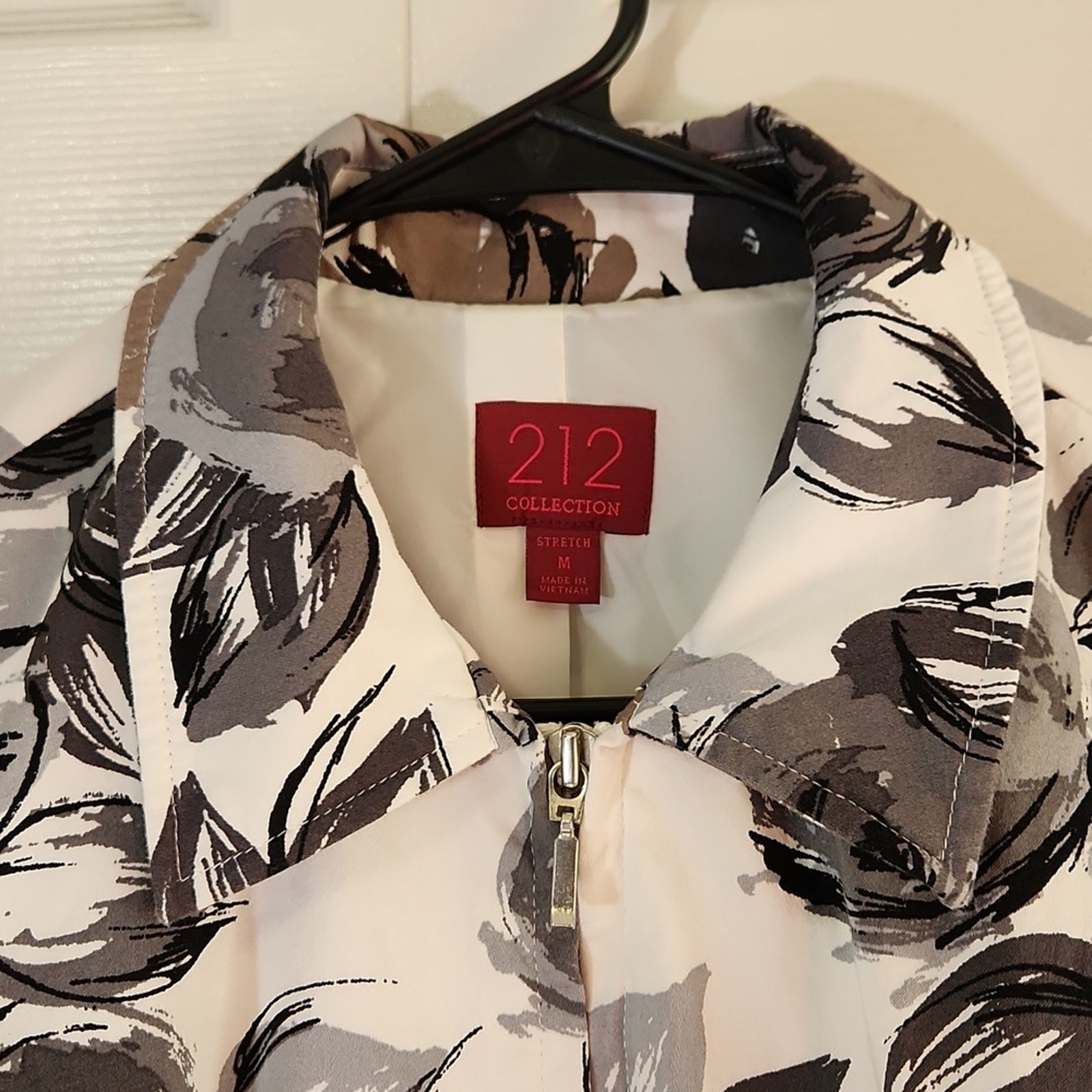 212 Collection Women’s Multi-colored Zip Collared Lined Floral Jacket Size Med