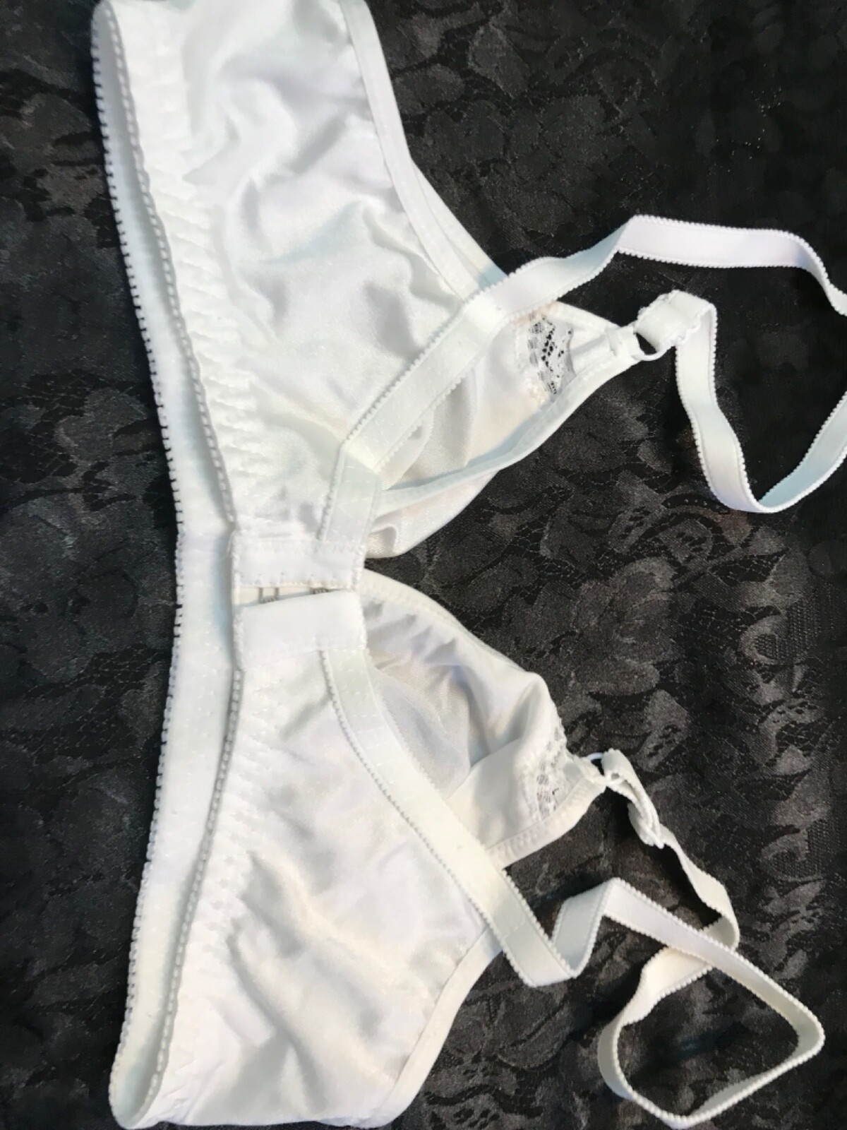 Bra Unbrandedd Size us 30a it1a eu65a unpadded wireless white
