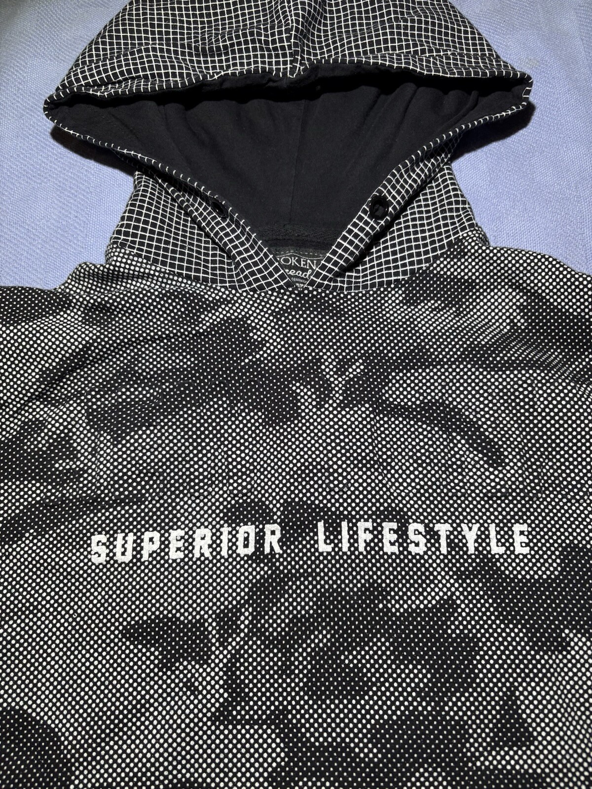 Superior Lifestyle New York Long Sleeved Hoodie Size Medium, No Draw String