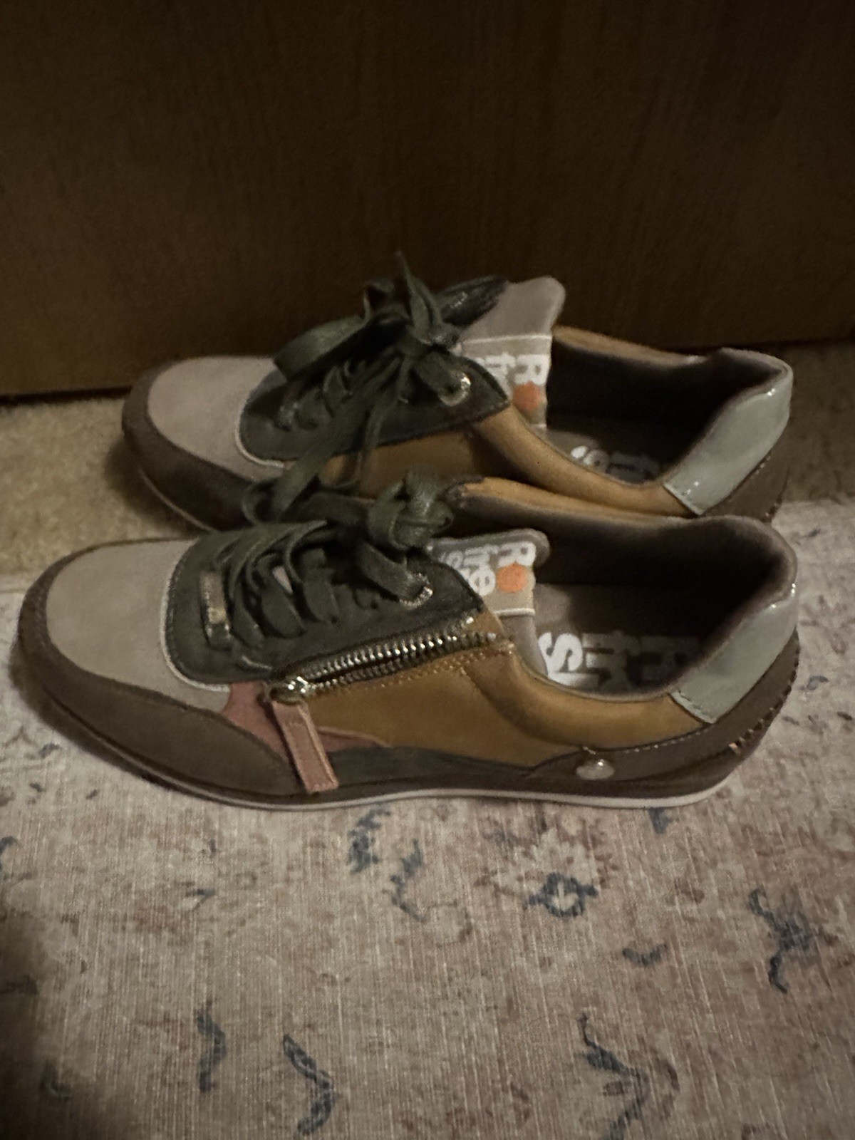 Refresh – Women’s Shoes Size 8.5 – Leather Mesh Upper -NWOT
