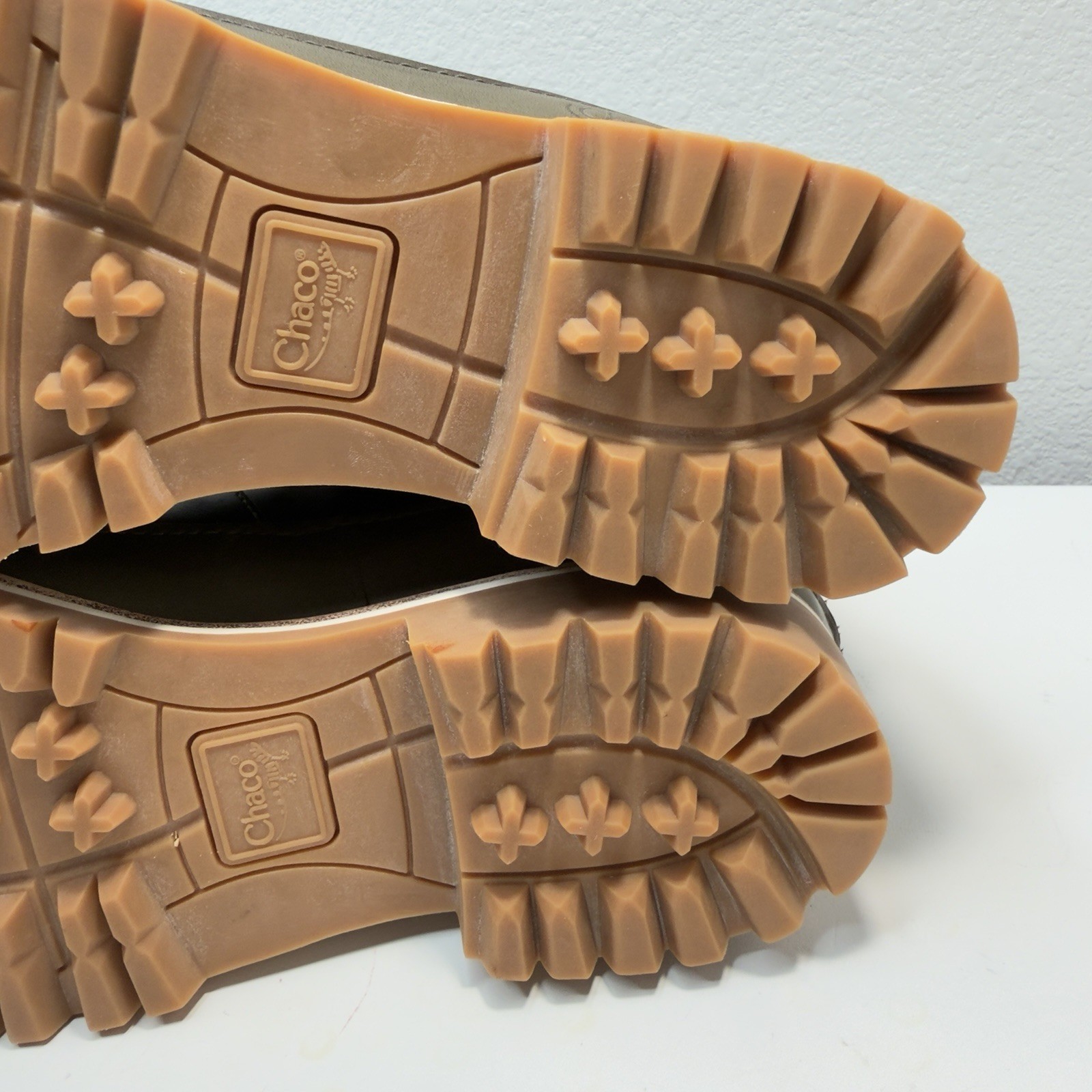 Chaco Fields WP Women’s Hiking Boots Olive Green Leather Waterproof Size 8.5