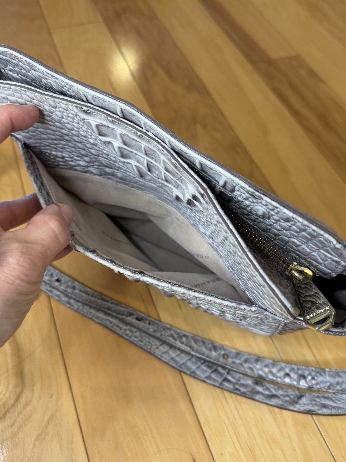 Brahmin Melbourne Gray Croc Embossed Leather Shoulder Bag Purse Gold Hardware