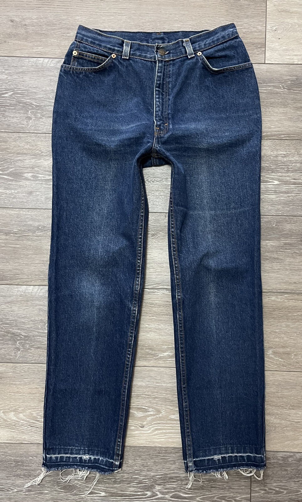 Vtg USA Levi’s White Tab 187354-0268 High Rise Straight Raw Hem Jean 30Wx29L