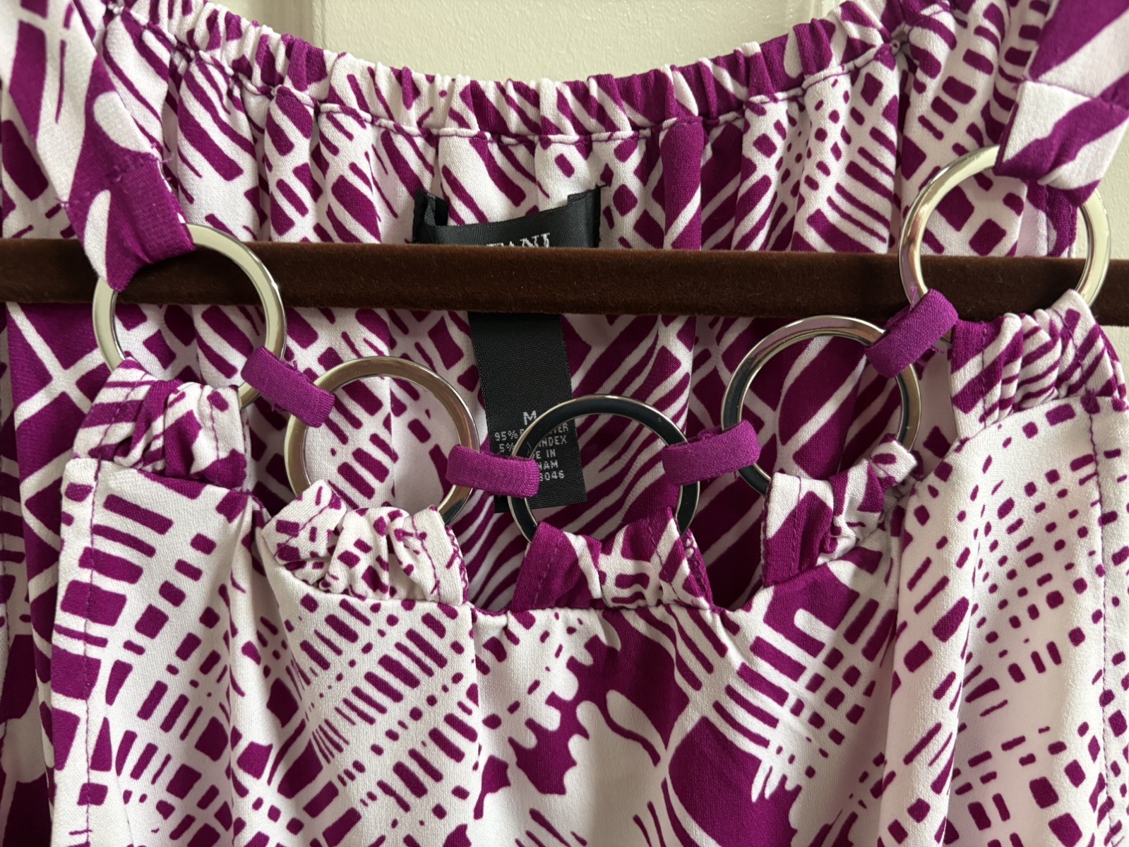 ALFANI Ring Neck Scarf Top M Printed Halter Metal Accent Asy Hem Fushcia MINT