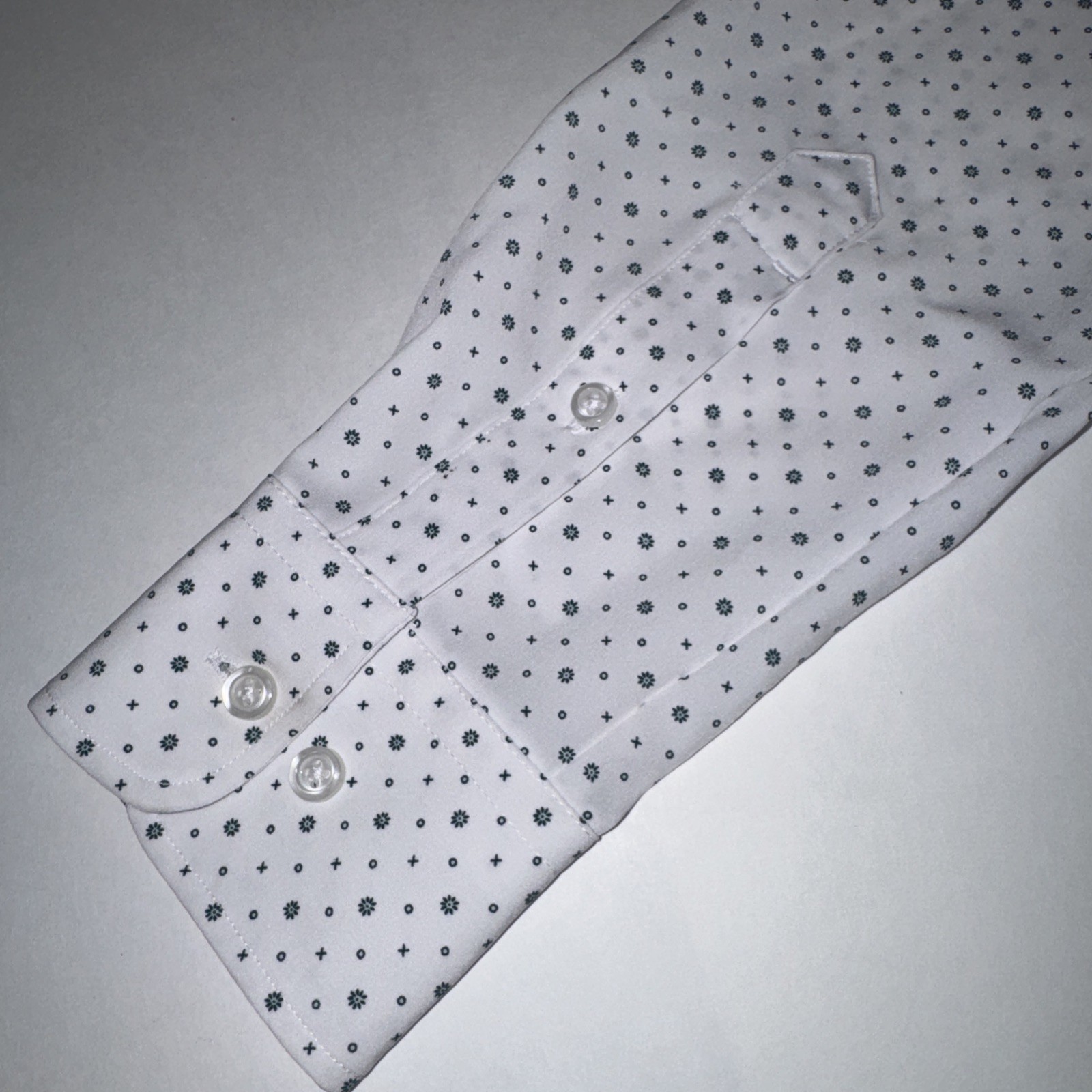 Men’s Haggar Button Up Shirt Long Sleeve White With Blue Print – Slim Fit