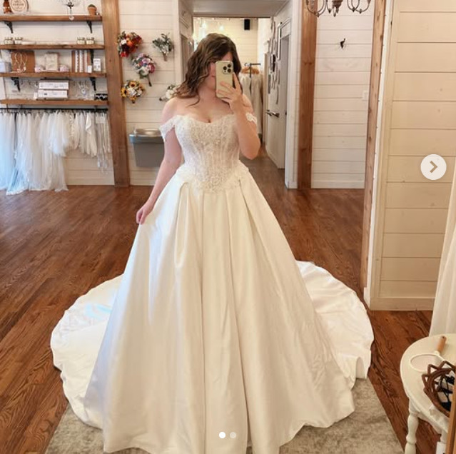 Classic Wedding Dresses With Side Pockets Satin Off Shoulder Bridal Gowns
