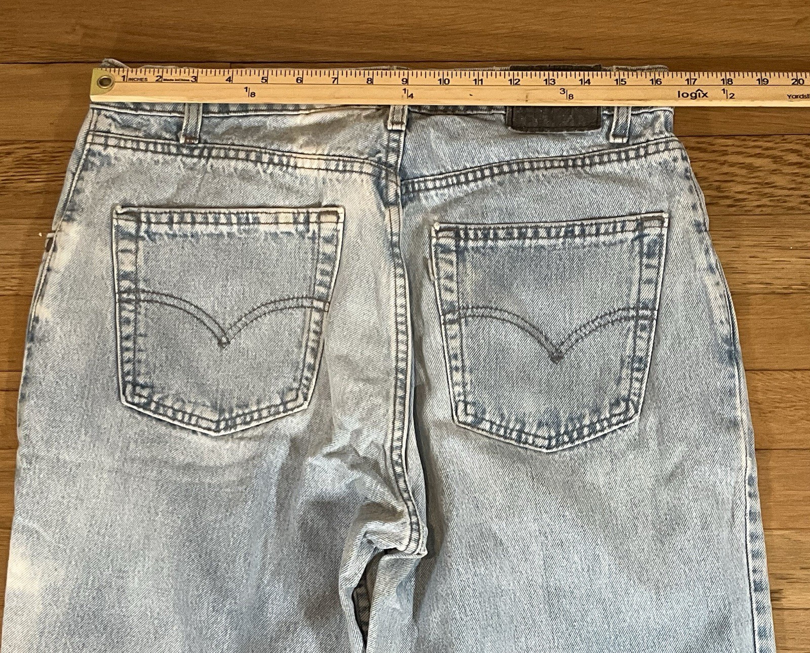 Vintage Levis SilverTab Loose Fit Jeans Light Wash Made in USA 32×30 Distressed