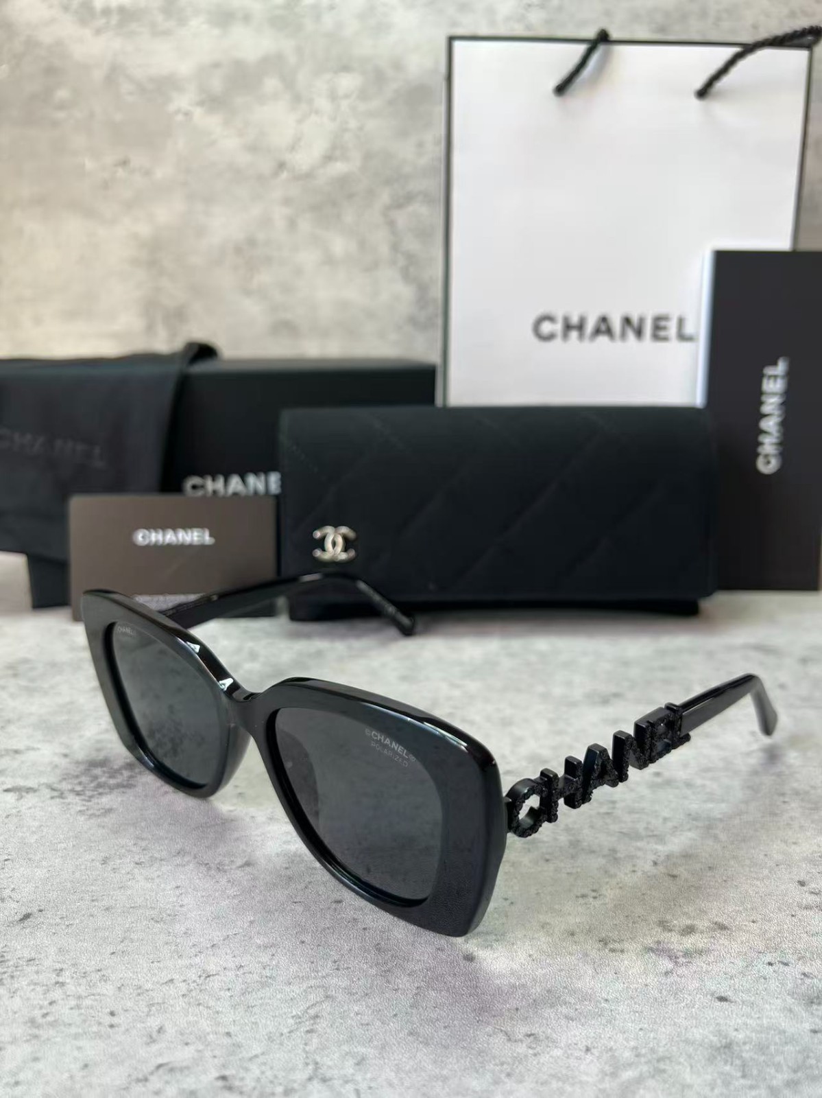 CHANEL SUNGLASSES BLACK FRAME 100% AUTHENTIC CLASSIC 5422B CRYSTAL GRAY LENSES