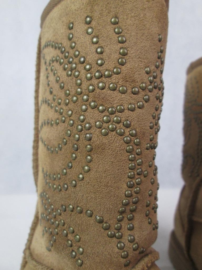 UGG AUSTRALIA ADELAIDE WOMENS CHESTNUT STUDDED SUEDE SHEEP SKIN BOOTS SZ: 6 EUC