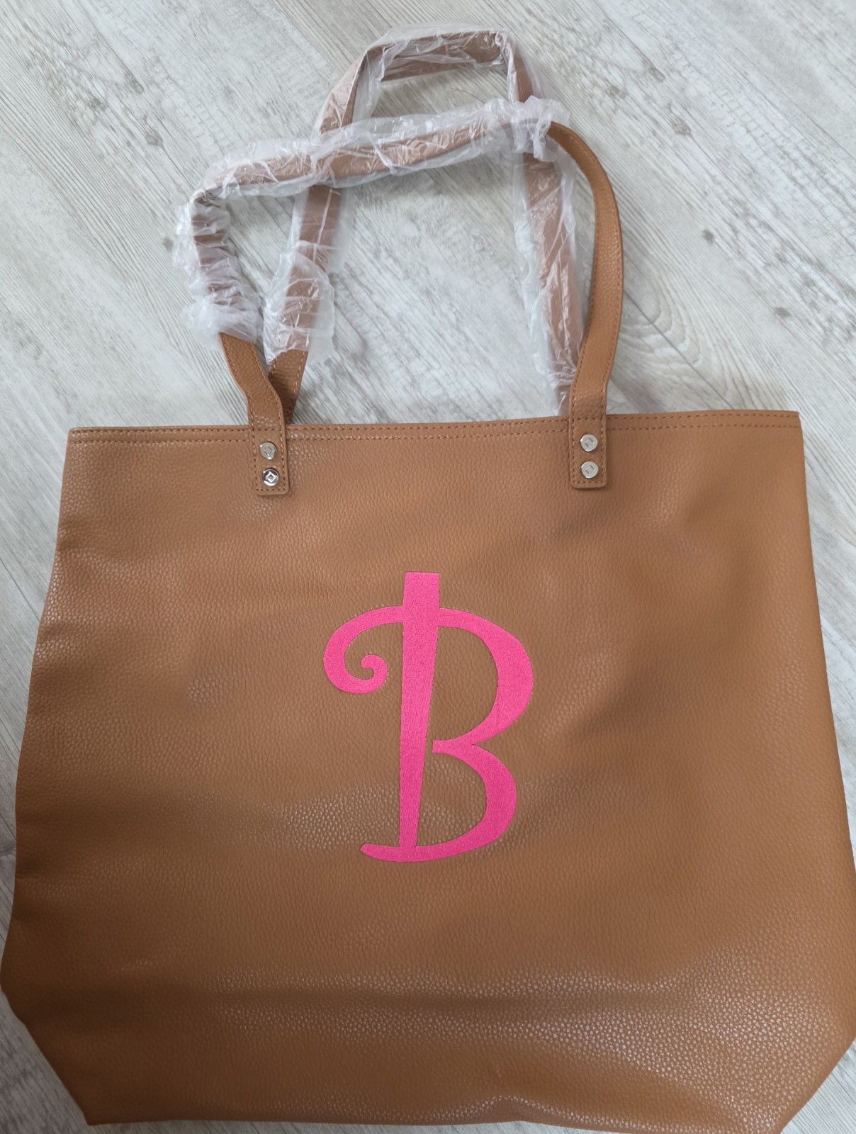 Thirty-One Large Tote Bag Brown Pebbled Monogram w/Letter B & w/ Wristlet Strap