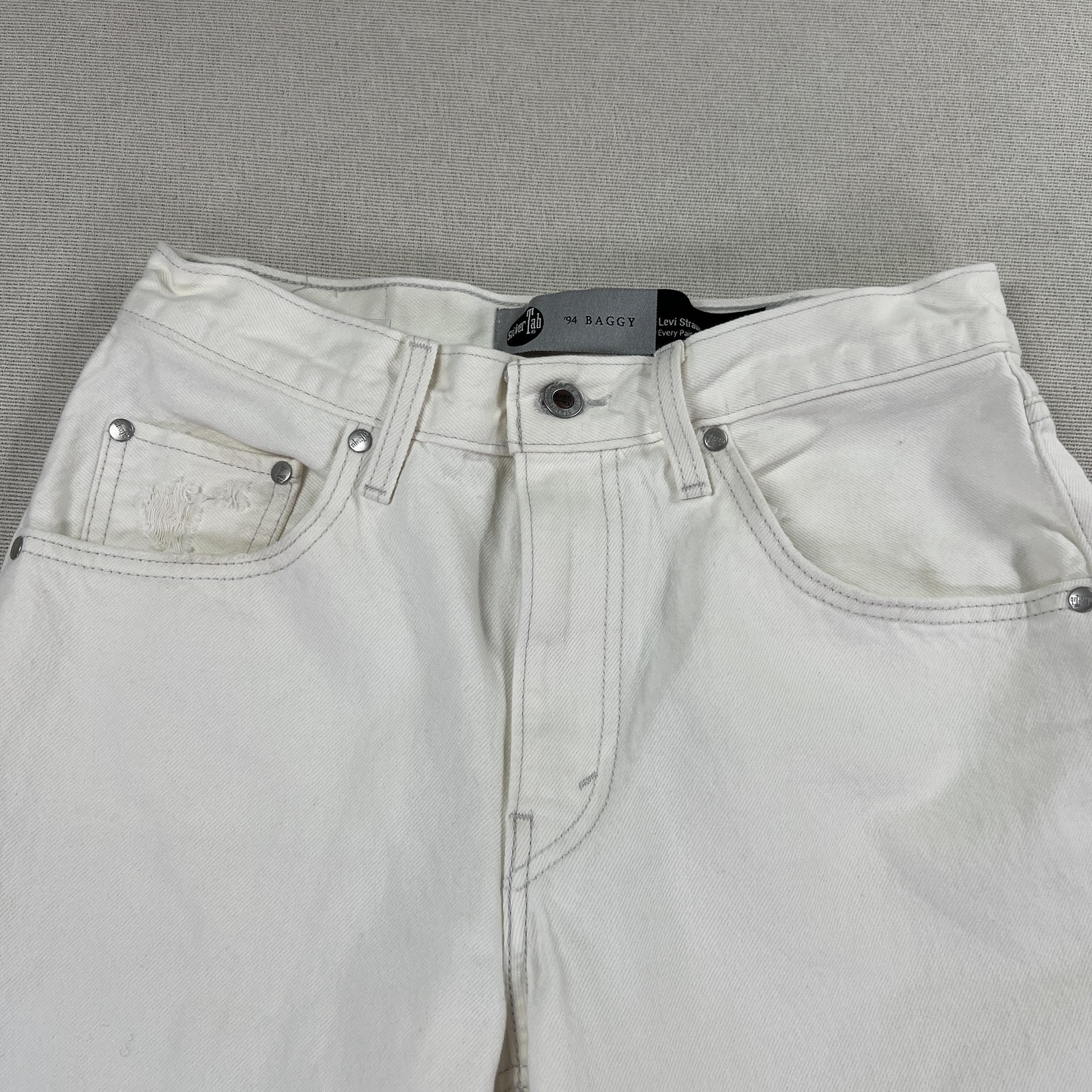 Levi’s SilverTab 94 Baggy Jeans Womens 28×30 White High Rise Straight Distressed