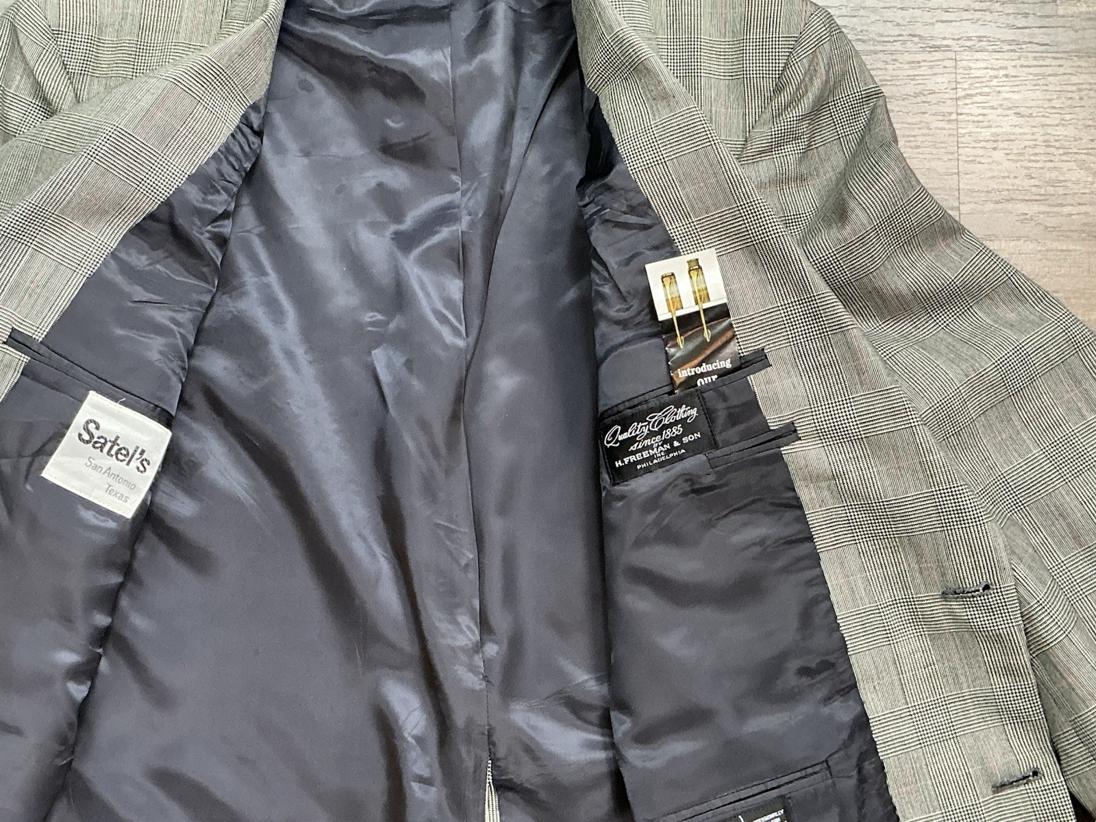 NWT $645 H. Freeman & Son Glen Plaid Black Gray Blazer 44R American Academia