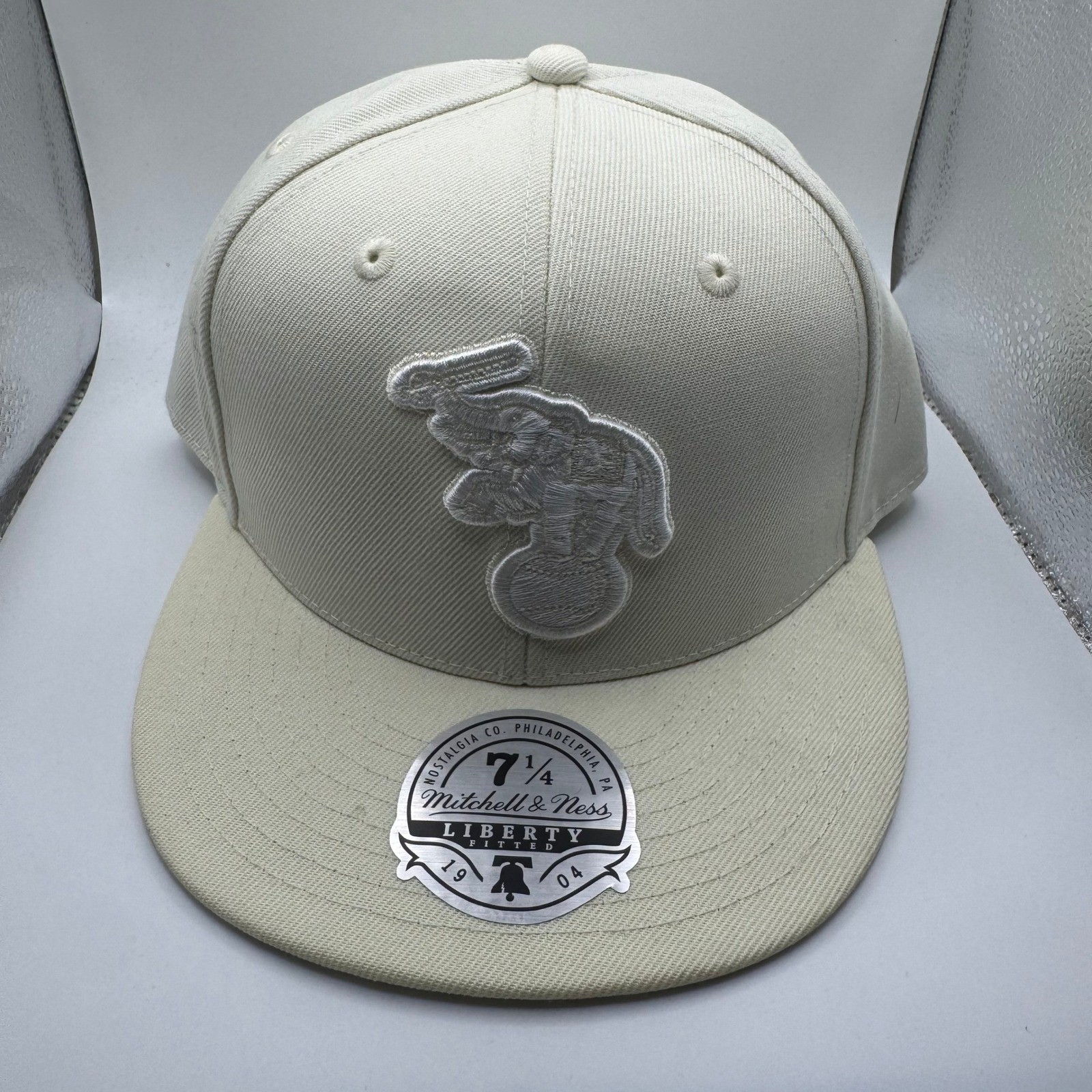 Mitchell & Ness Oakland Athletics MLB Basic Fitted Hat Cream White 7 1/4 A’s Cap
