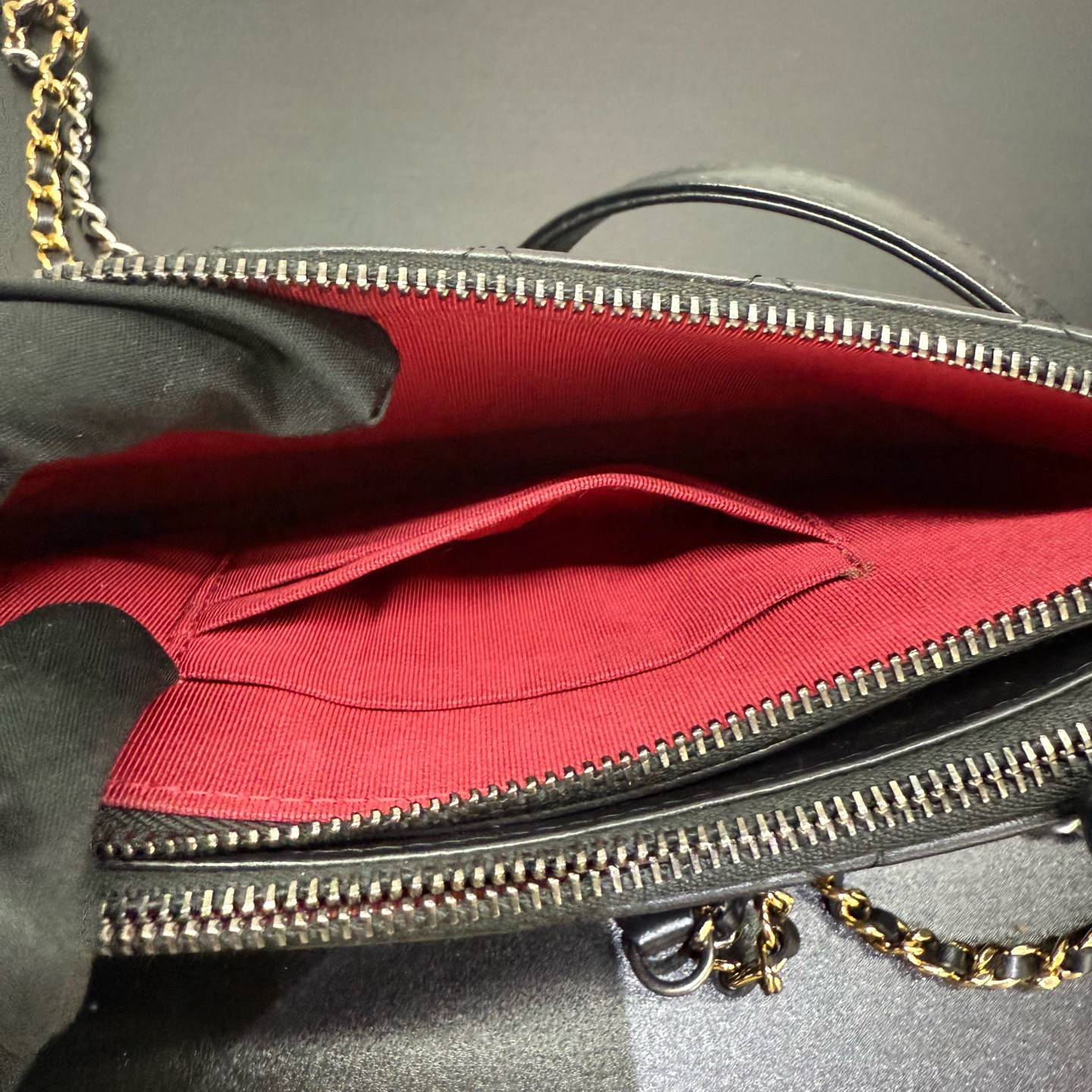 Chanel black rhombus mini tramp bag (18 × 11 × 6)cm
