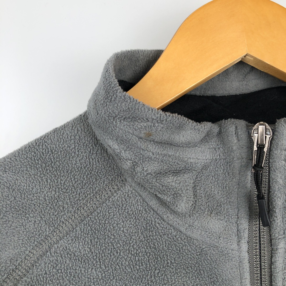 Used Patagonia 25855FA11 fleece jacket men’s size M (approx.)