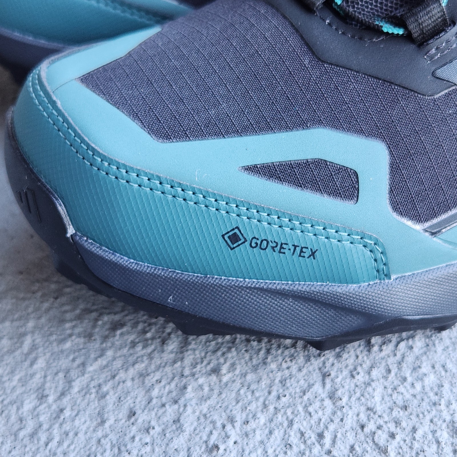 ADIDAS Terrex Skychaser AX5 Gore-tex Hiking Shoes Mens 11 US Blue Green JQ2209
