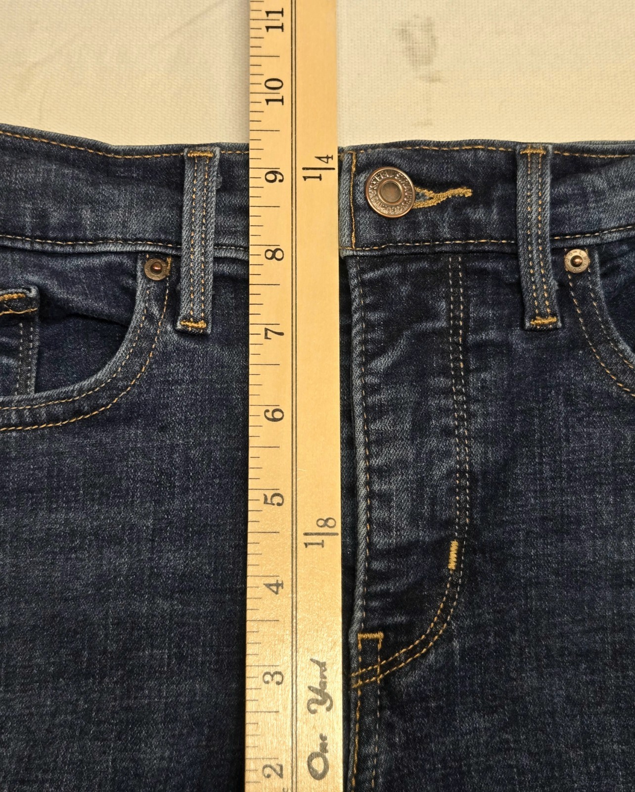 Levi’s 315 Shaping Mid-Rise Bootcut Blue Denim Jeans Women’s Size 28 X 32