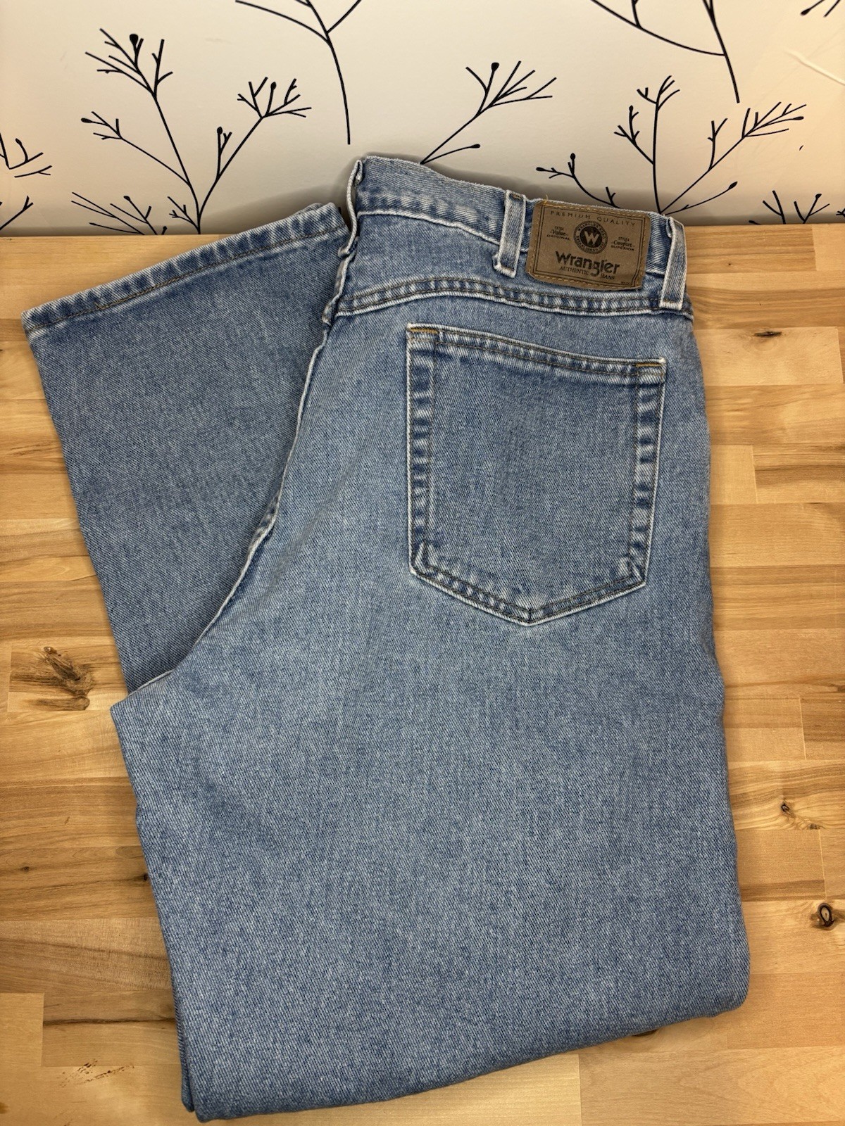 Men’s Wrangler Authentic Jeans 36×30 Straight Leg Blue Denim Regular Fit
