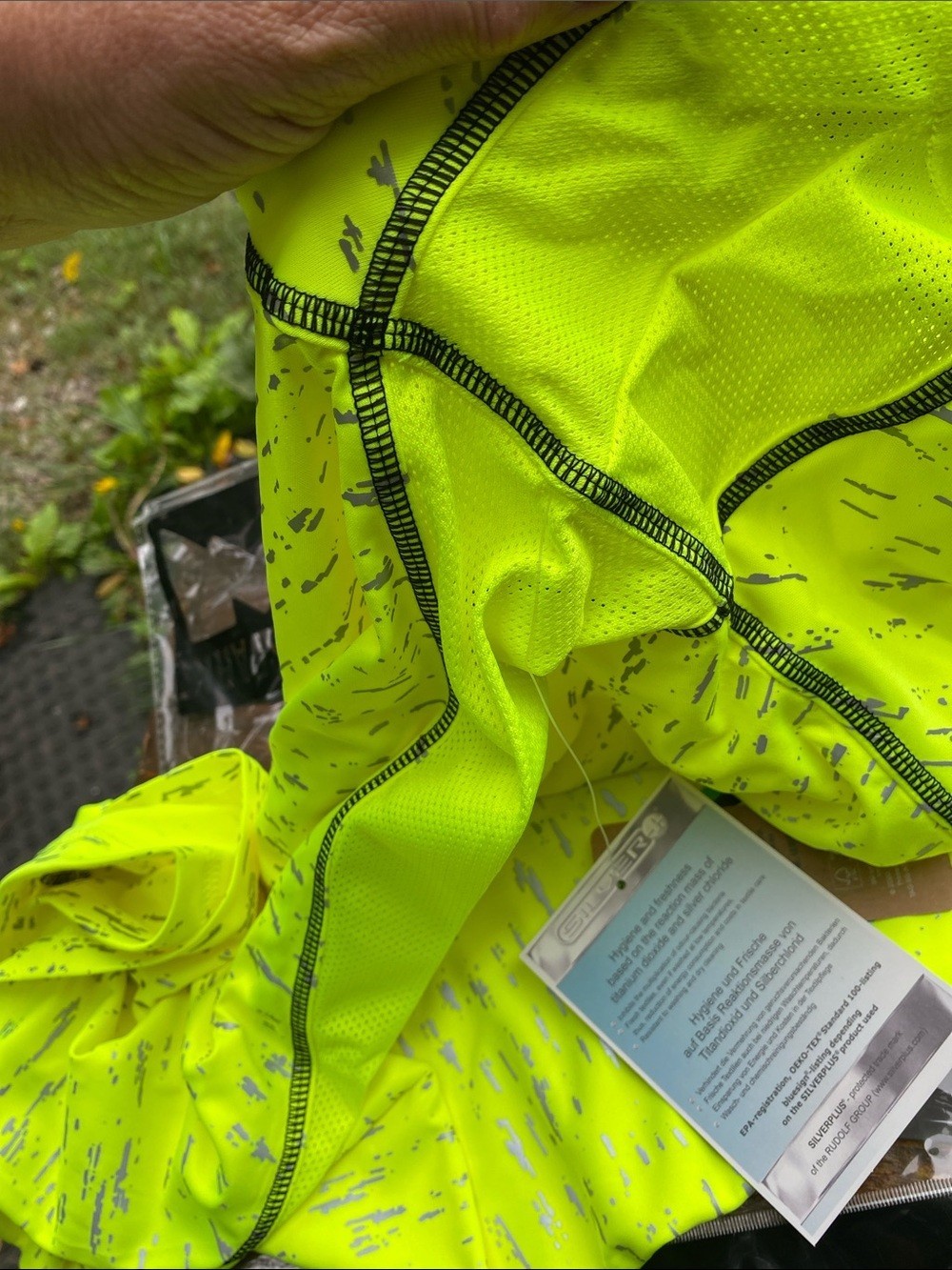 New WILDSPARK Men’s Large Reflective Silver UPF 50+ Neon Yellow Mesh Underarm