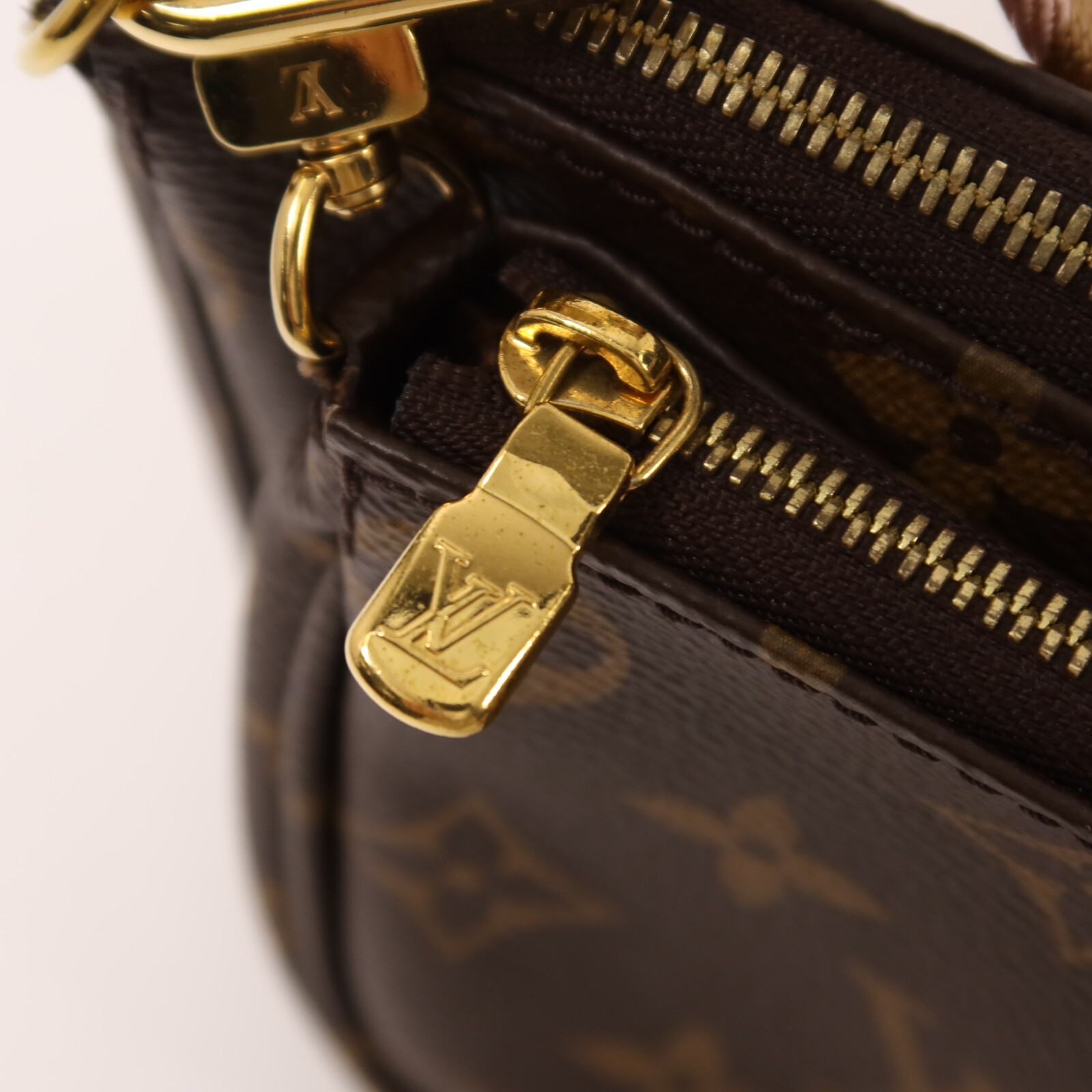 LOUIS VUITTON LV GHW Multi Pochette Accessoires 2 Way Bag M44840 Monogram Brown