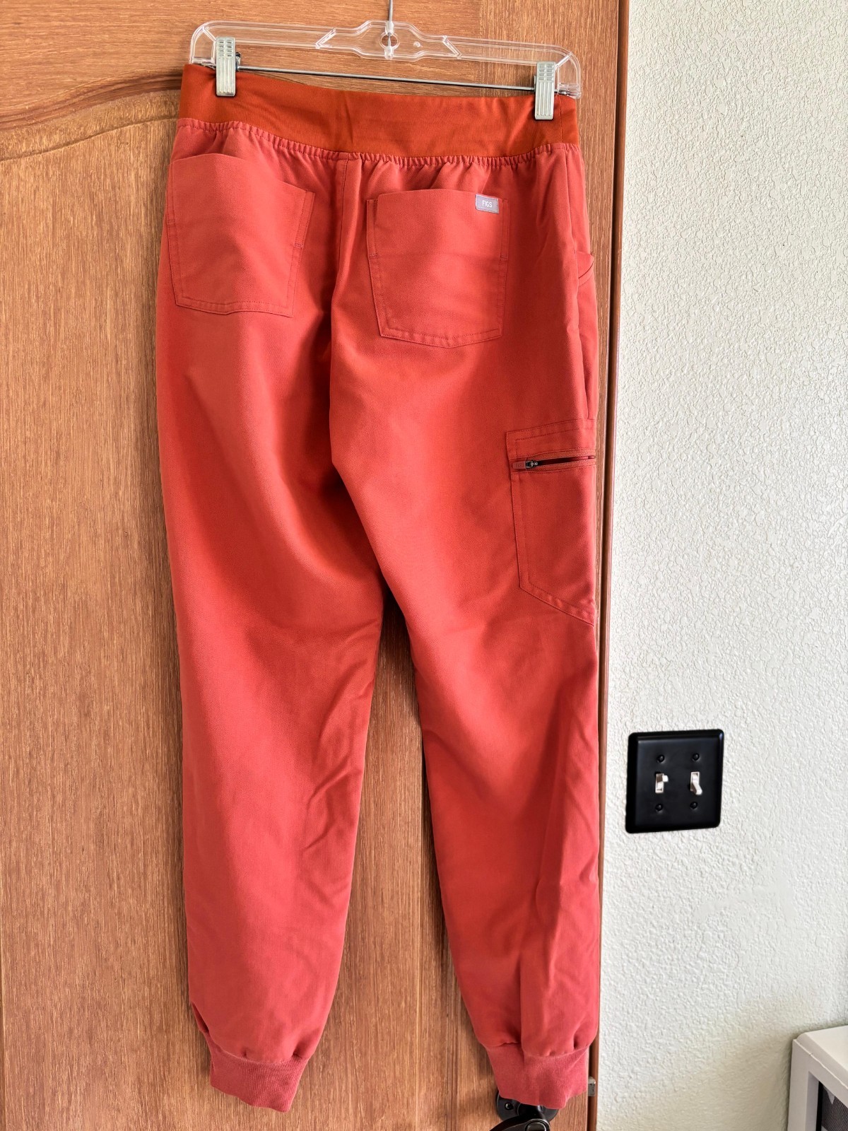 Figs Women’s Terracotta Discontinued Color Scrub Set, Top XS and Jogger Pants S