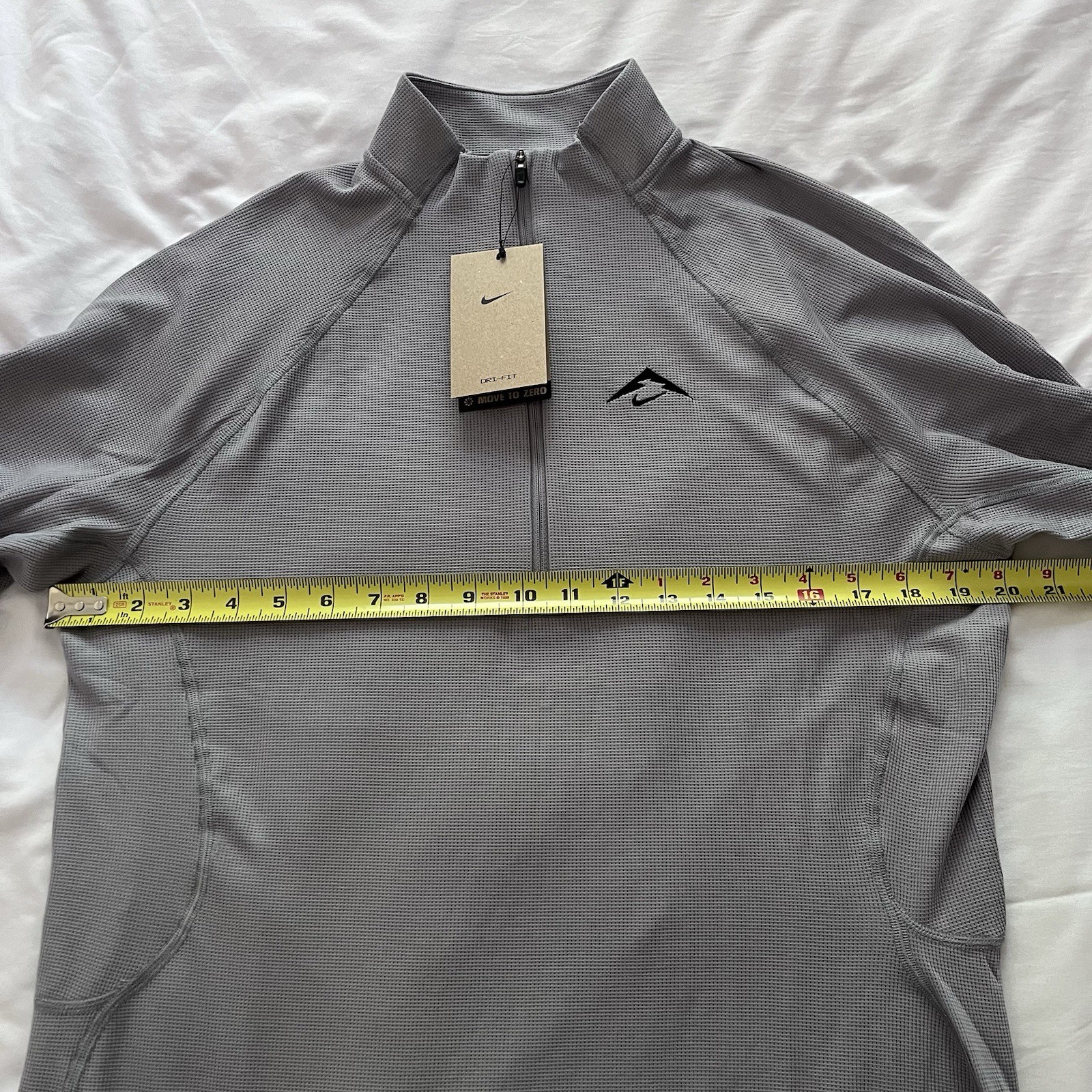 Nike Trail Running Top Men’s Small Grey Dri-FIT 1/2-Zip Lightweight Performance