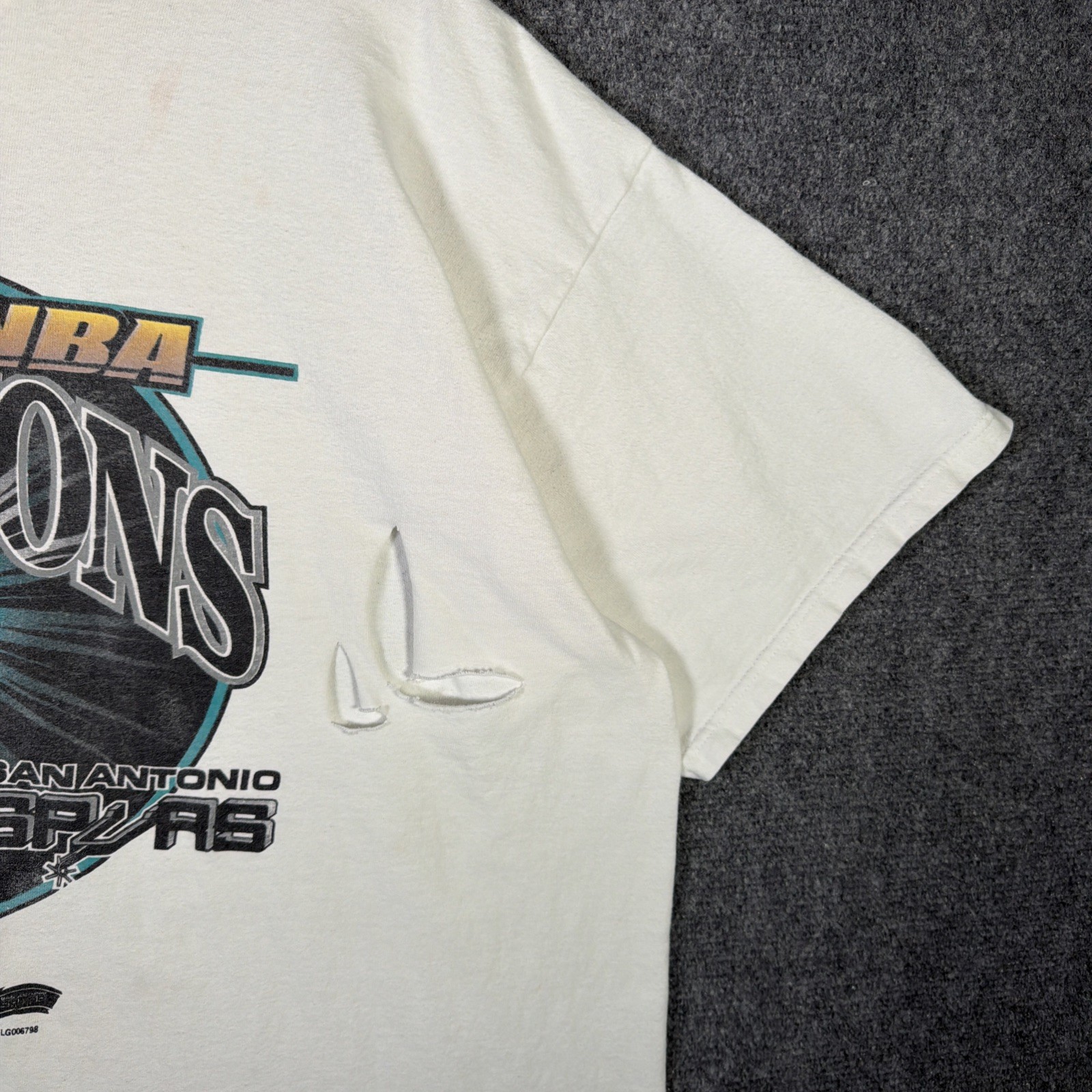 Vintage San Antonio Spurs Shirt 2XL White 90s Basketball NBA Finals 1999 Sports
