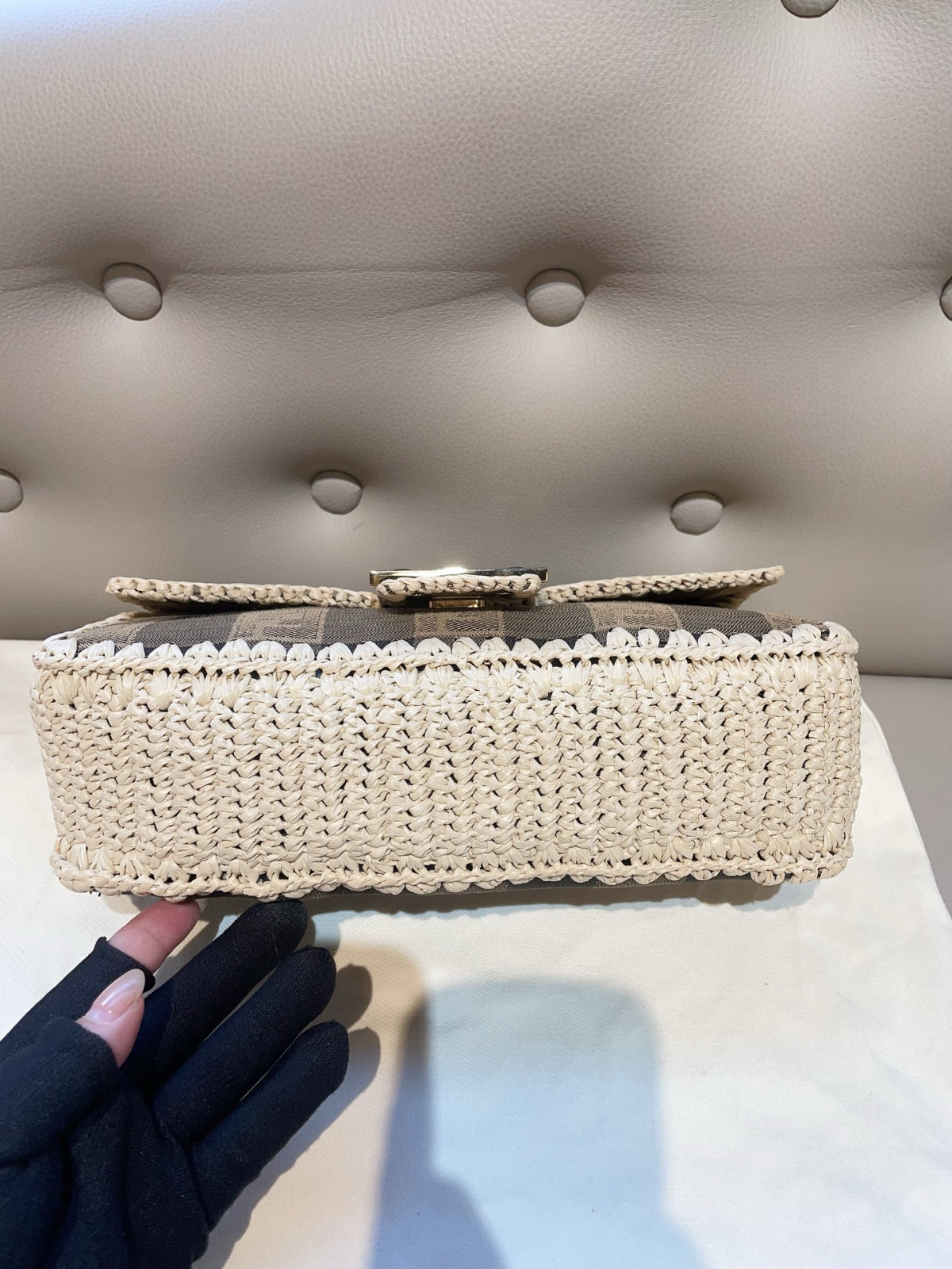 Fendi Medium Raffia Woven Baguette, （26×13×7）cm