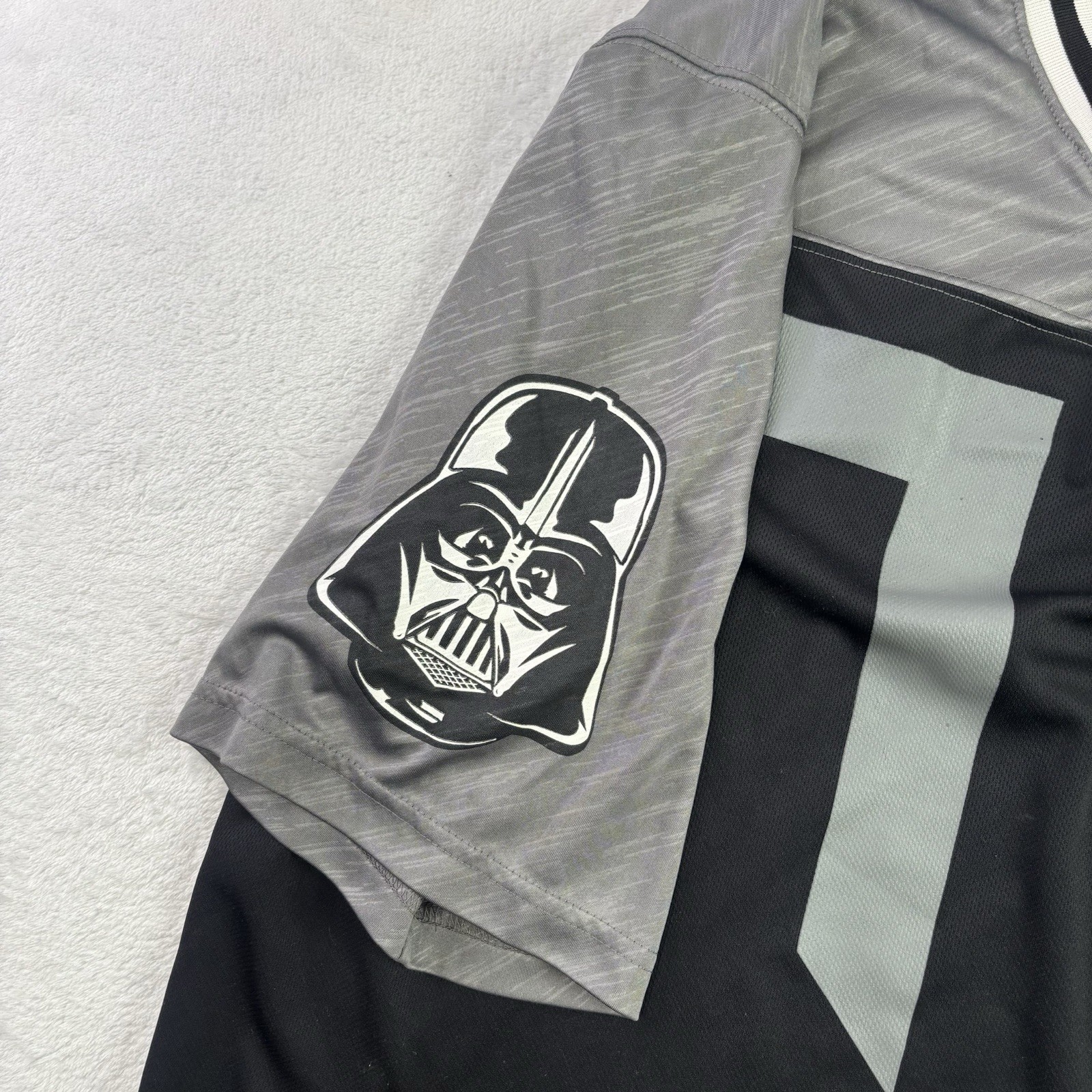 Star Wars Darth Vader #77 Black Grey Jersey Men’s XL Distressed