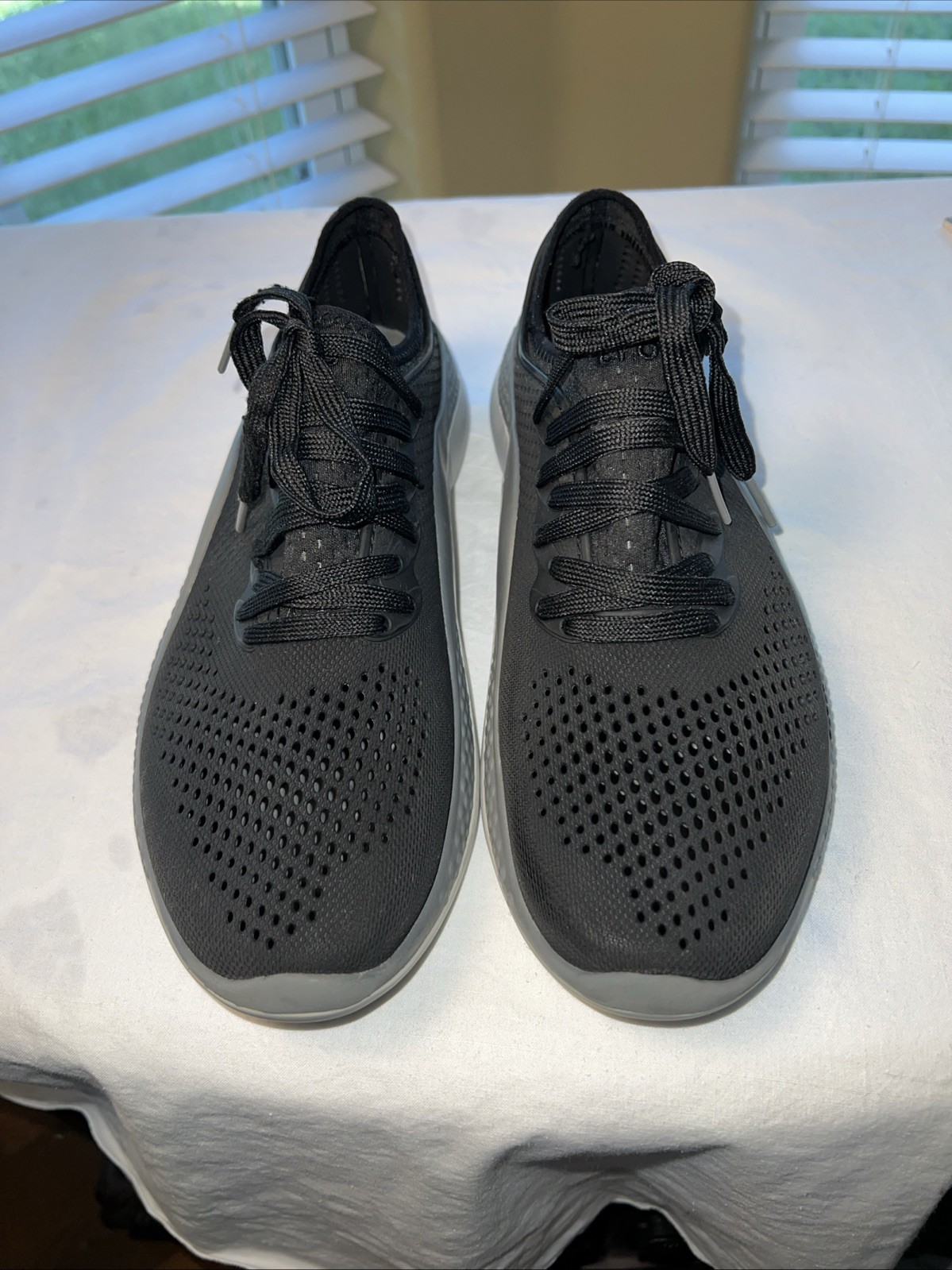 Crocs LiteRide 360 Pacer Black Slate Grey Athletic Shoe Men Sz 8 Lace Up Casual