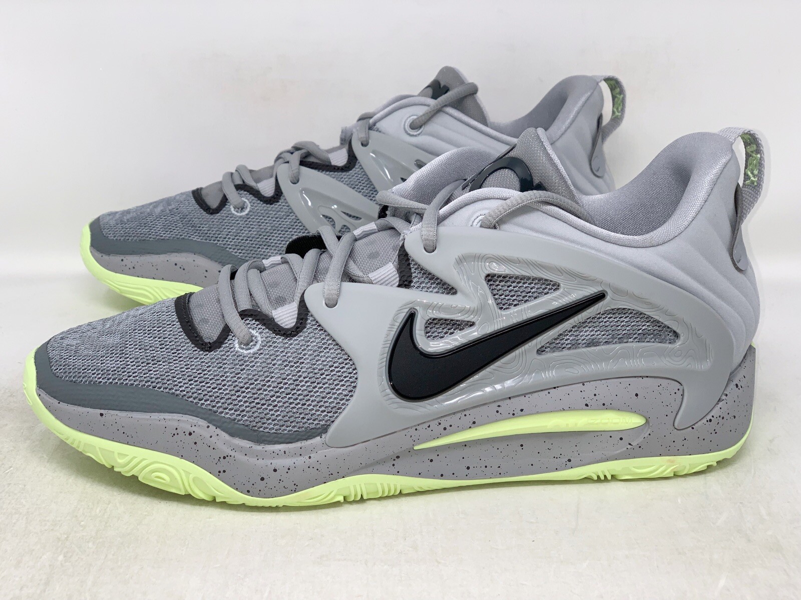 Nike KD15 Volt Wolf Gray Sneaker, Size 10 DO9826-001 BNIB