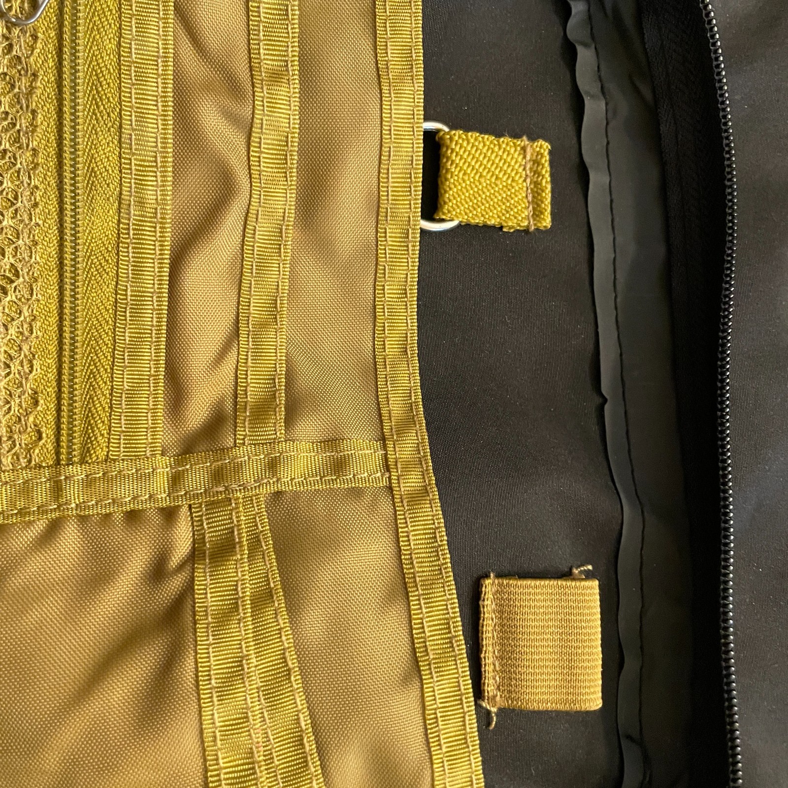 Baggallini Large Central Park Crossbody Travel Bag 11 x 13 x 4.5 inches Black