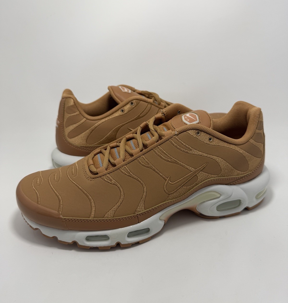 Nike Air Max Plus TN Size 9 Mens Tuned Flax Sail Wheat Gum FZ8815-200